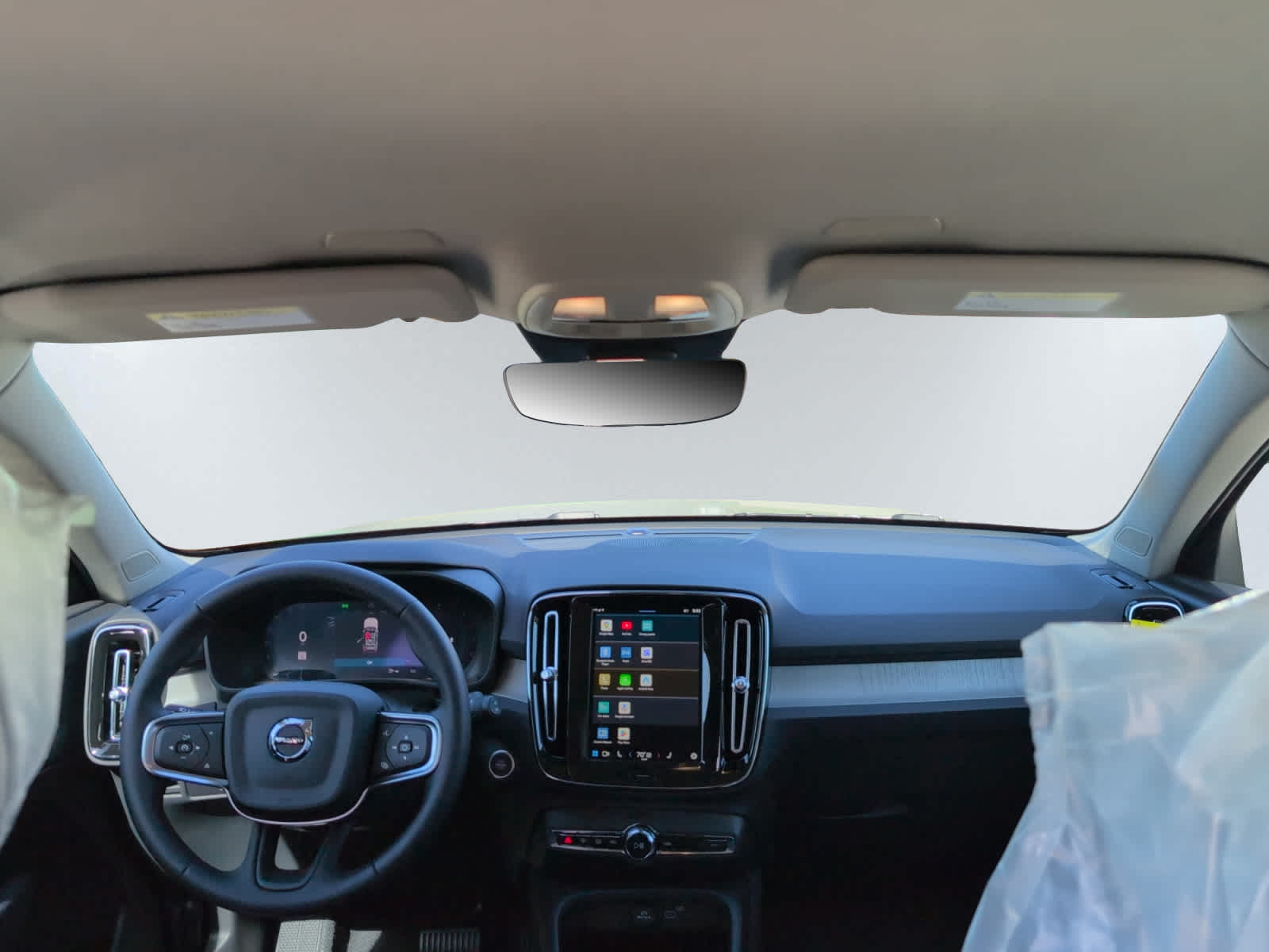 new 2025 Volvo XC40 car, priced at $43,045