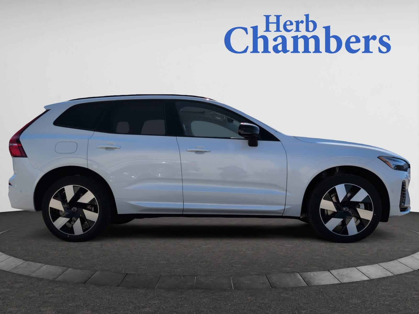 new 2025 Volvo XC60 plug-in hybrid car, priced at $66,260