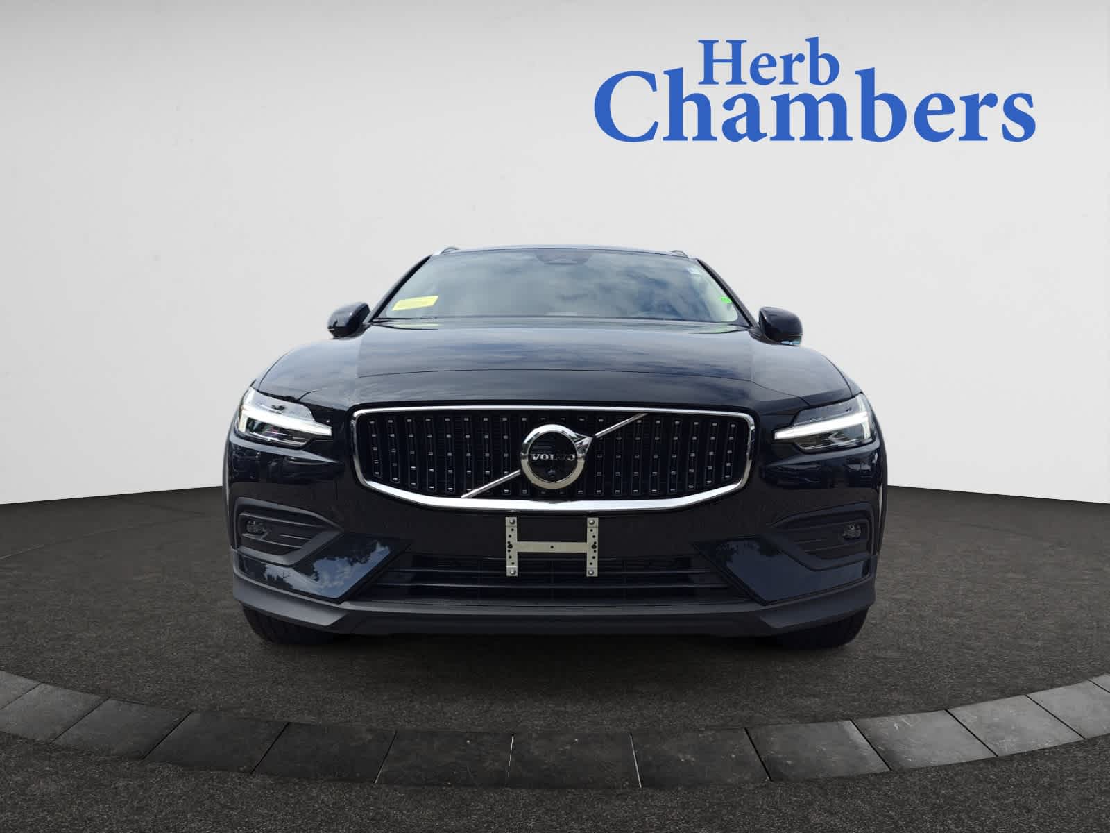 new 2024 Volvo V60 Cross Country car, priced at $55,225