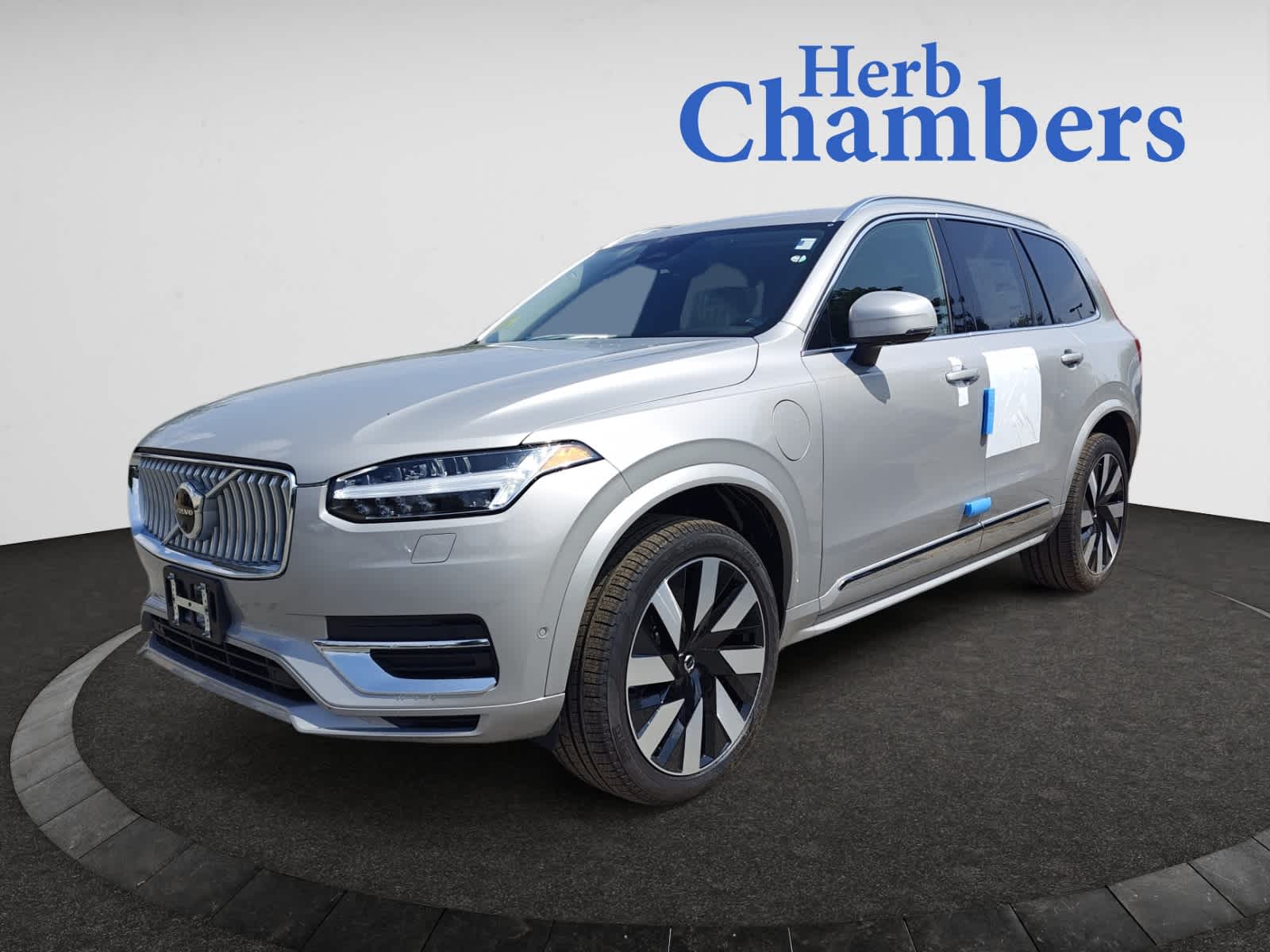 new 2025 Volvo XC90 plug-in hybrid car, priced at $78,455