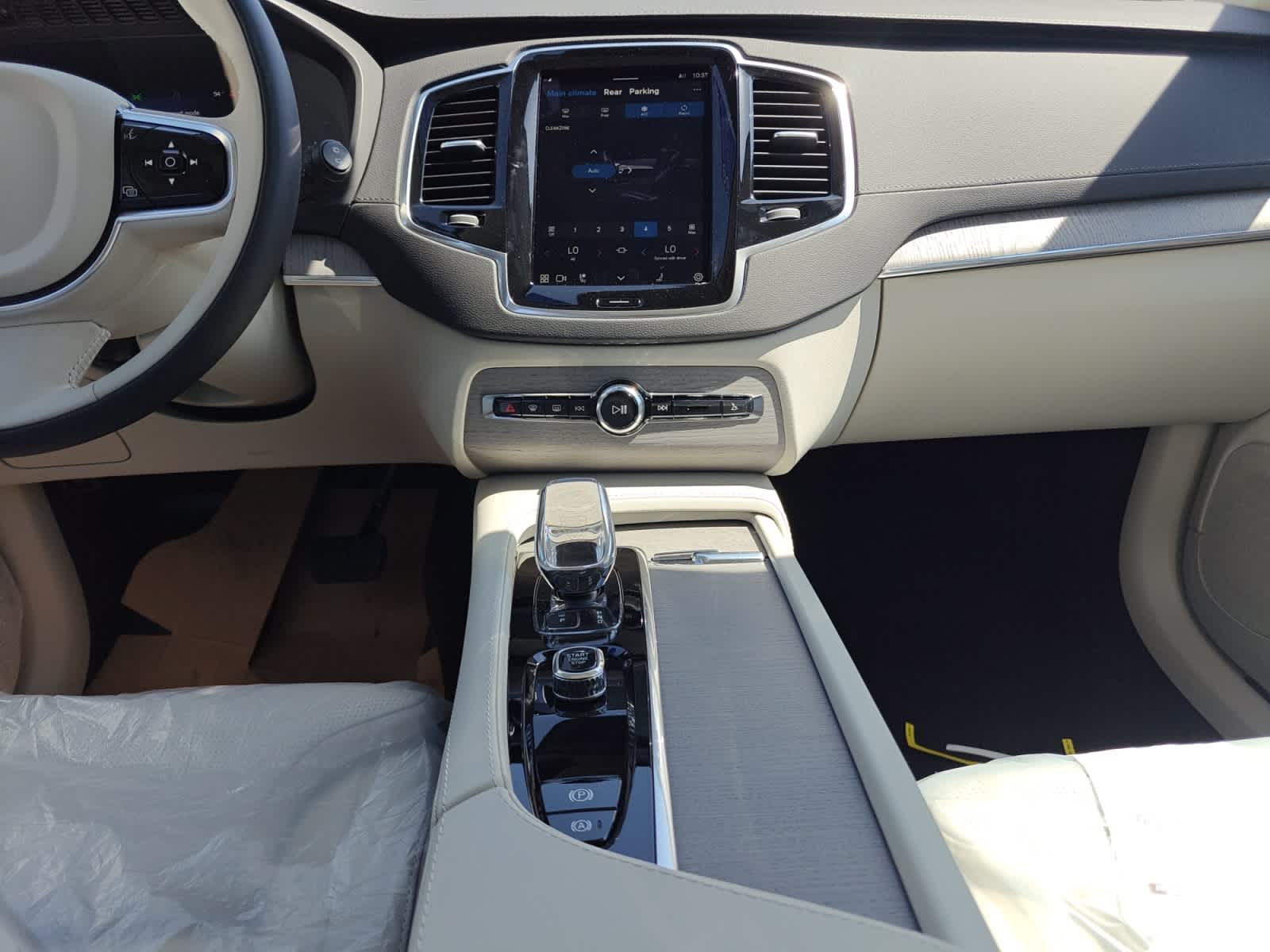 new 2024 Volvo XC90 Recharge Plug-In Hybrid car, priced at $89,355