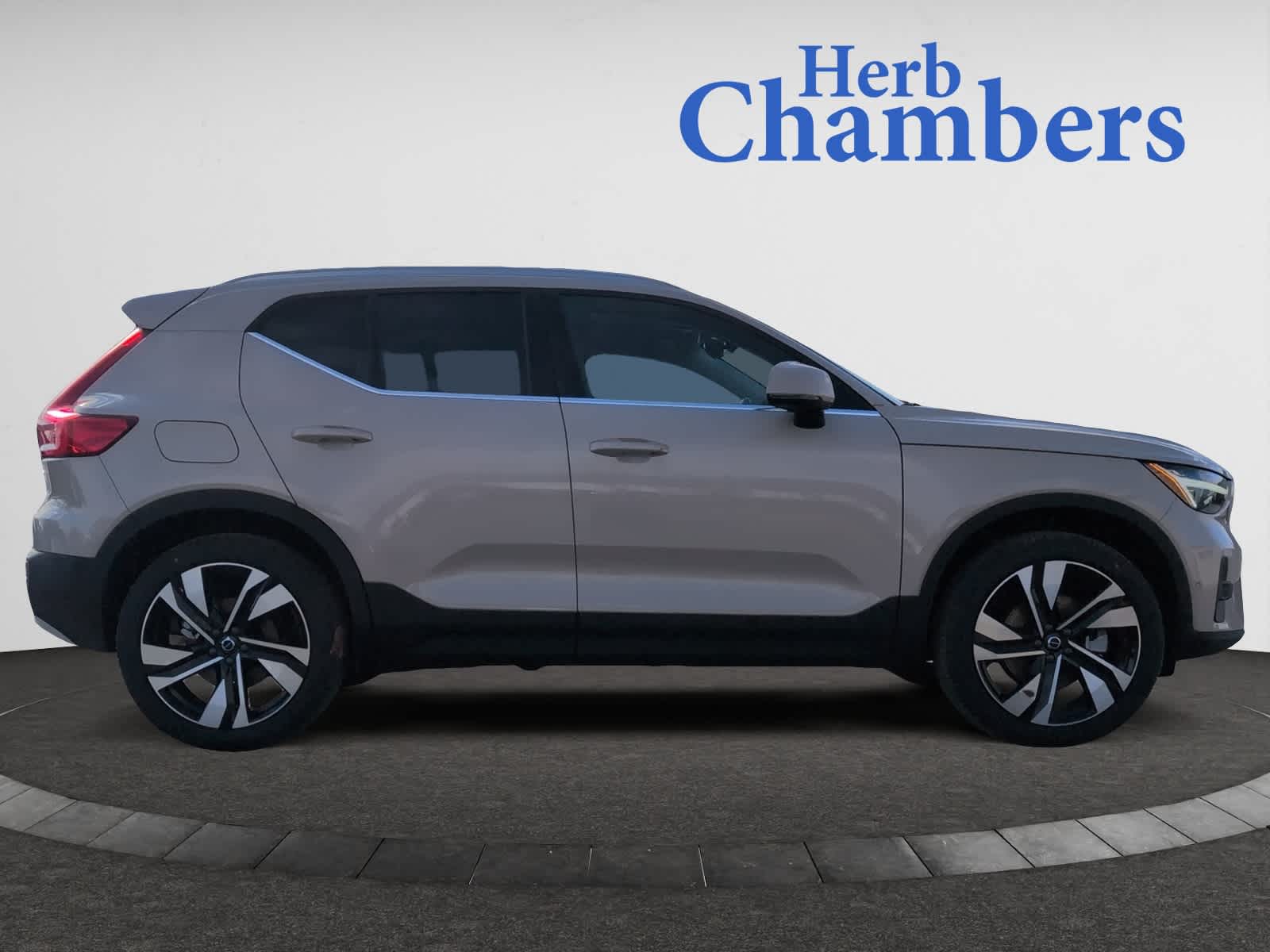 new 2025 Volvo XC40 car, priced at $51,550