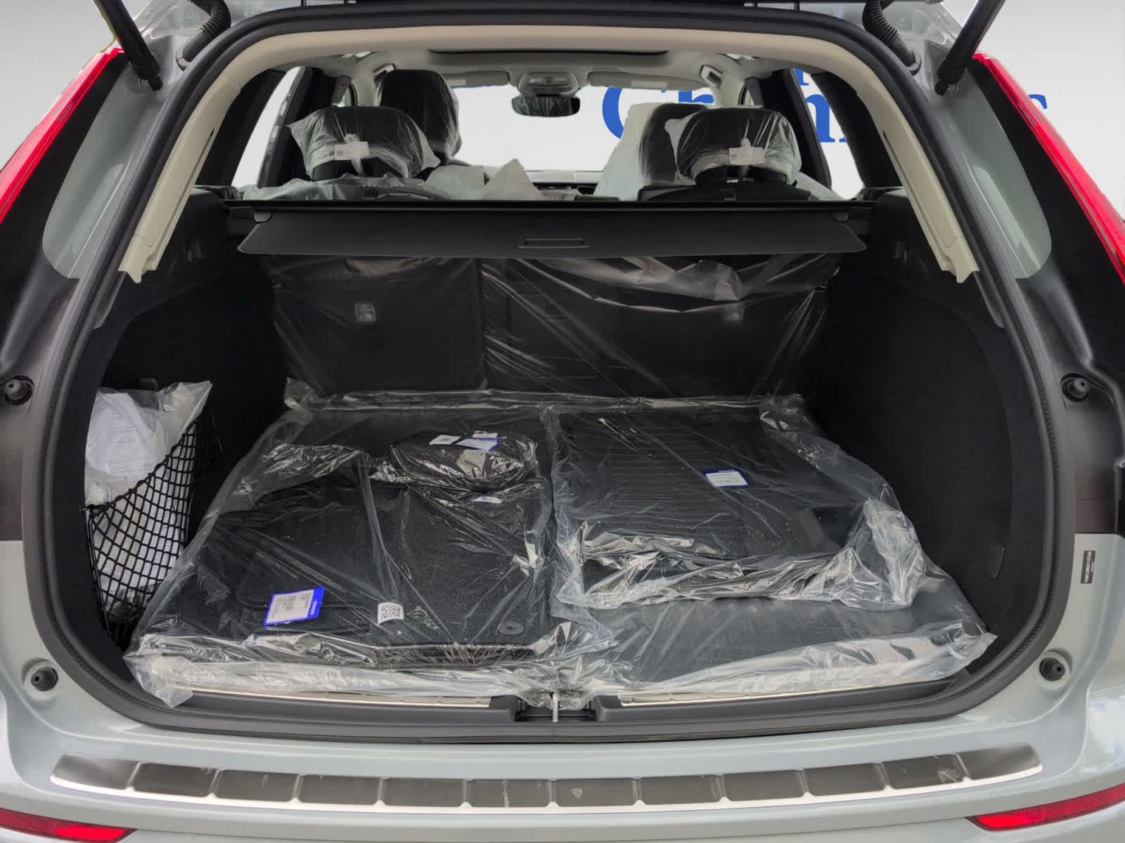 new 2025 Volvo XC60 car, priced at $61,400