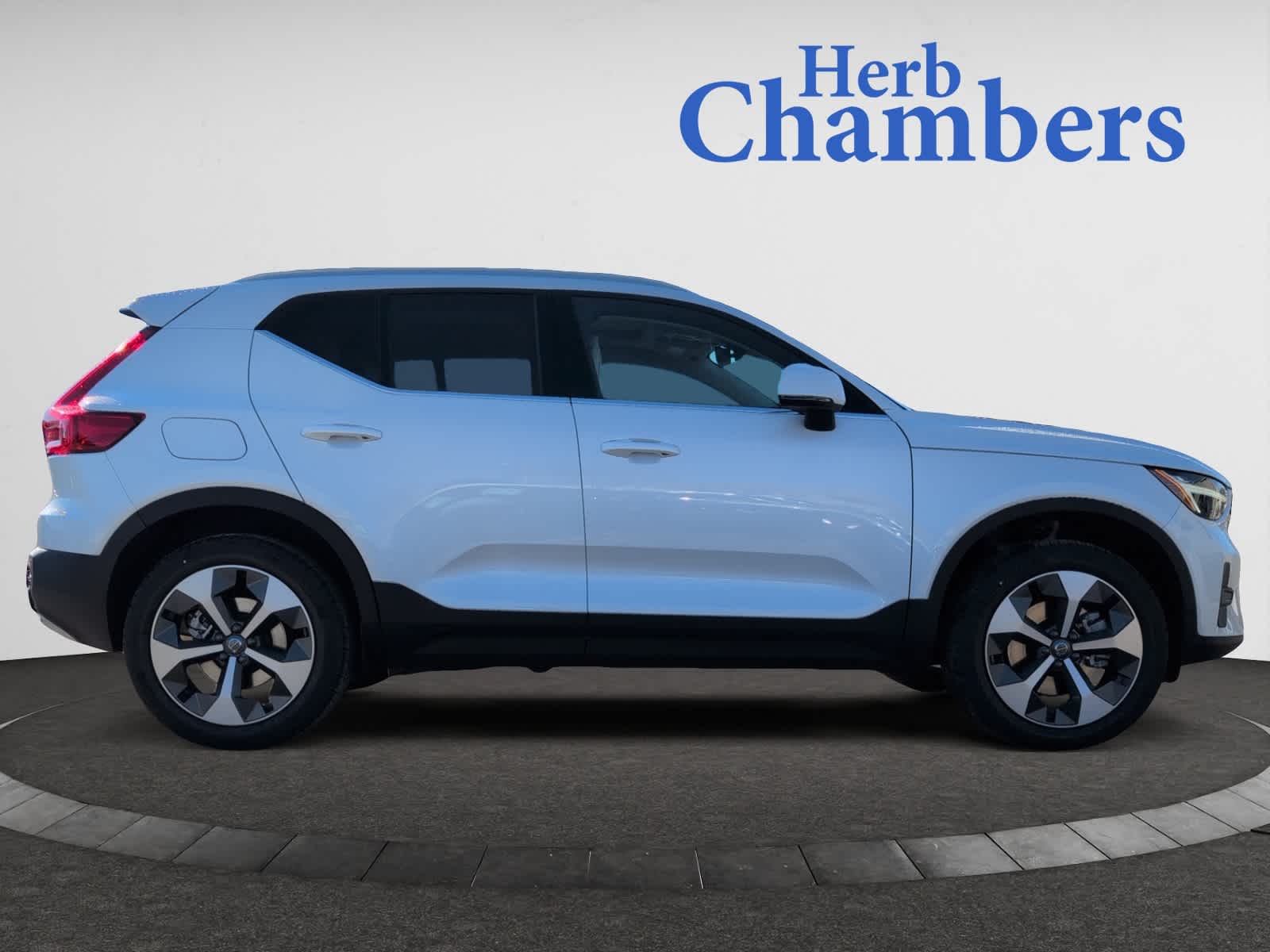 new 2025 Volvo XC40 car, priced at $46,485