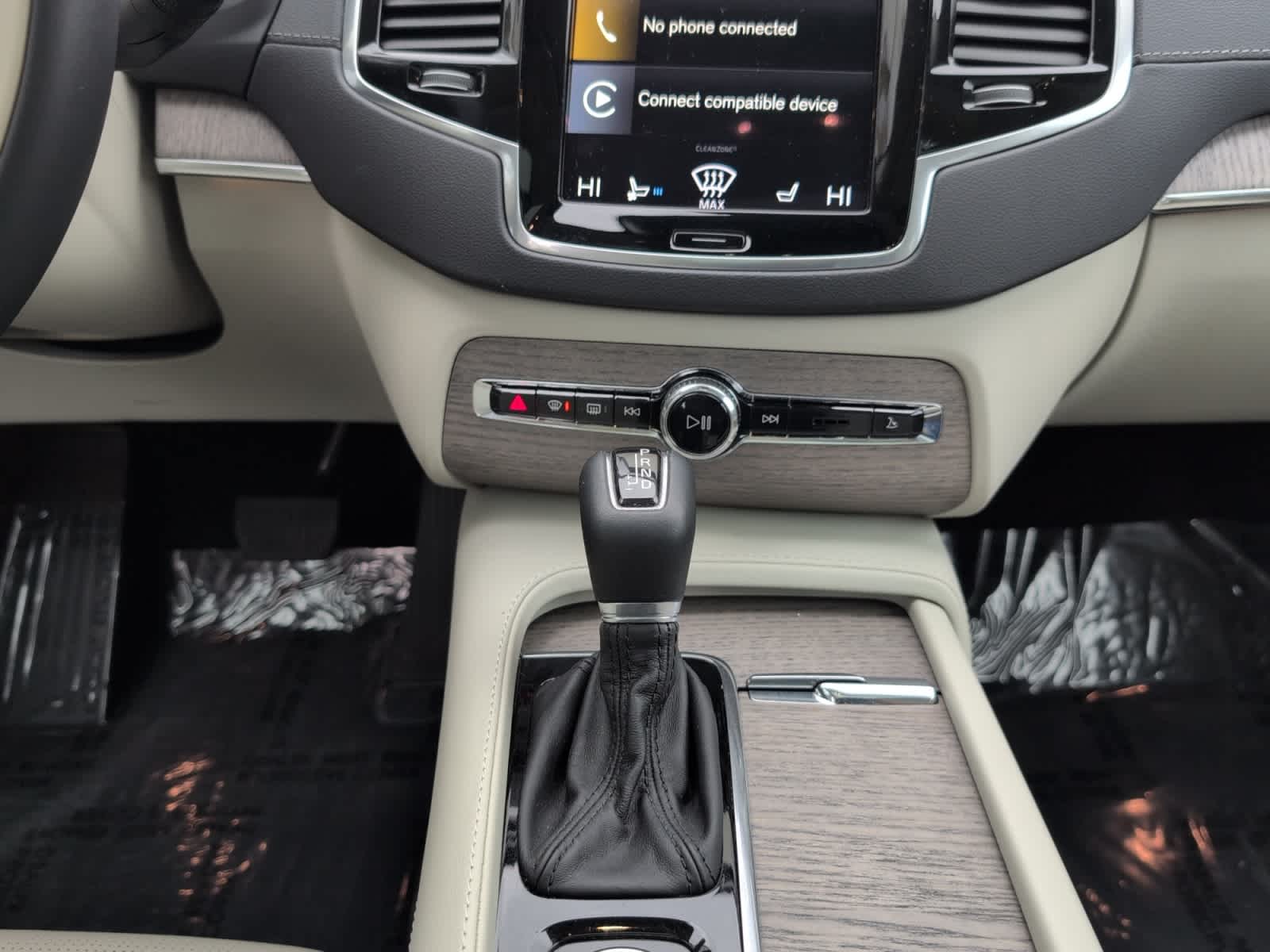 used 2022 Volvo XC90 car, priced at $46,998