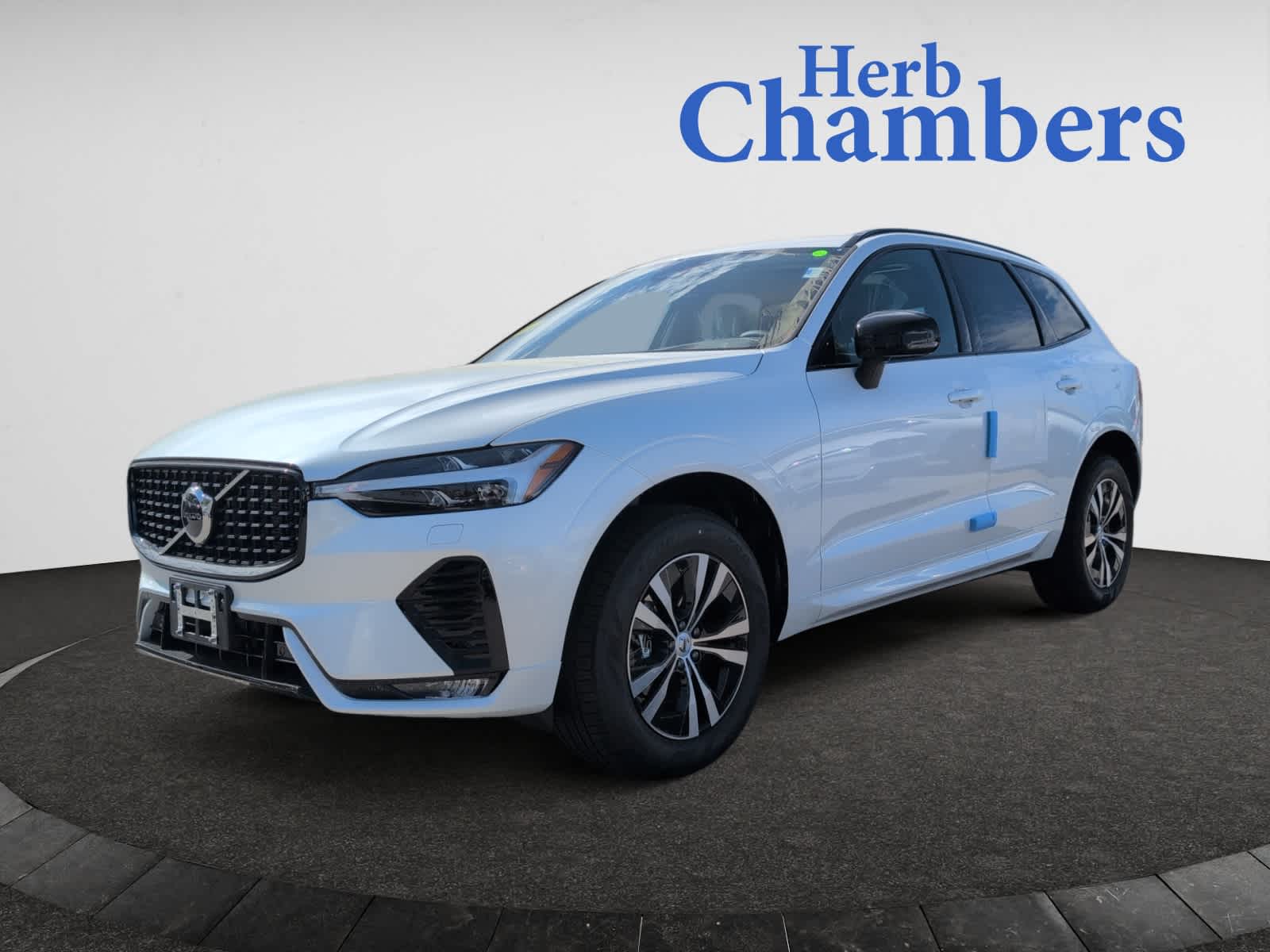 new 2025 Volvo XC60 car, priced at $50,300