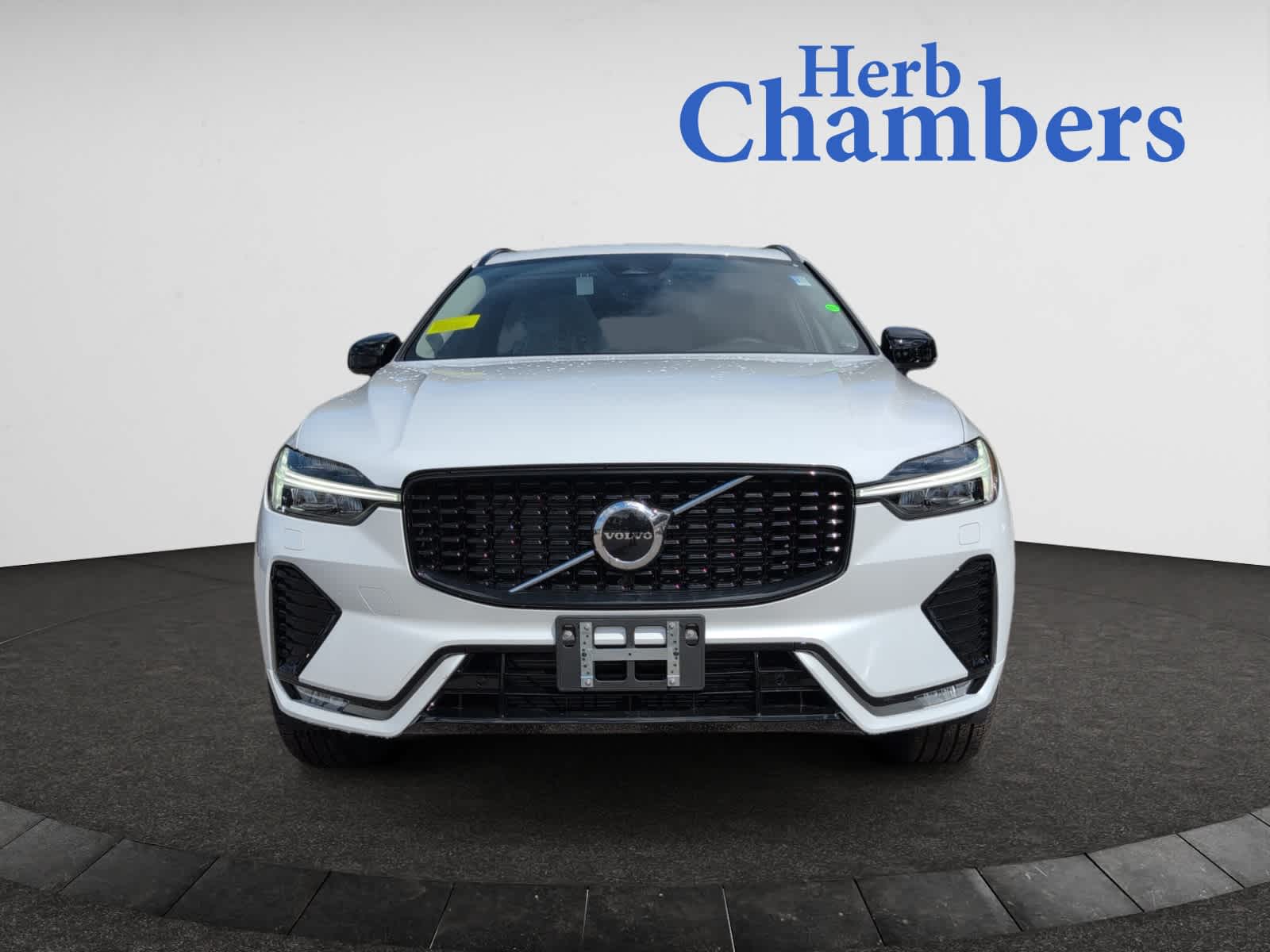 new 2025 Volvo XC60 car, priced at $51,075