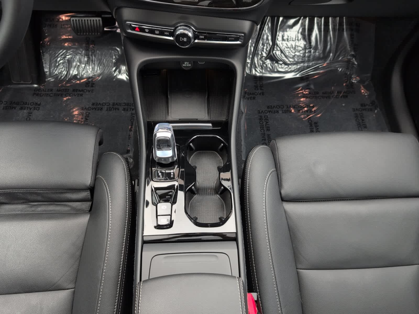 new 2024 Volvo XC40 car, priced at $51,130