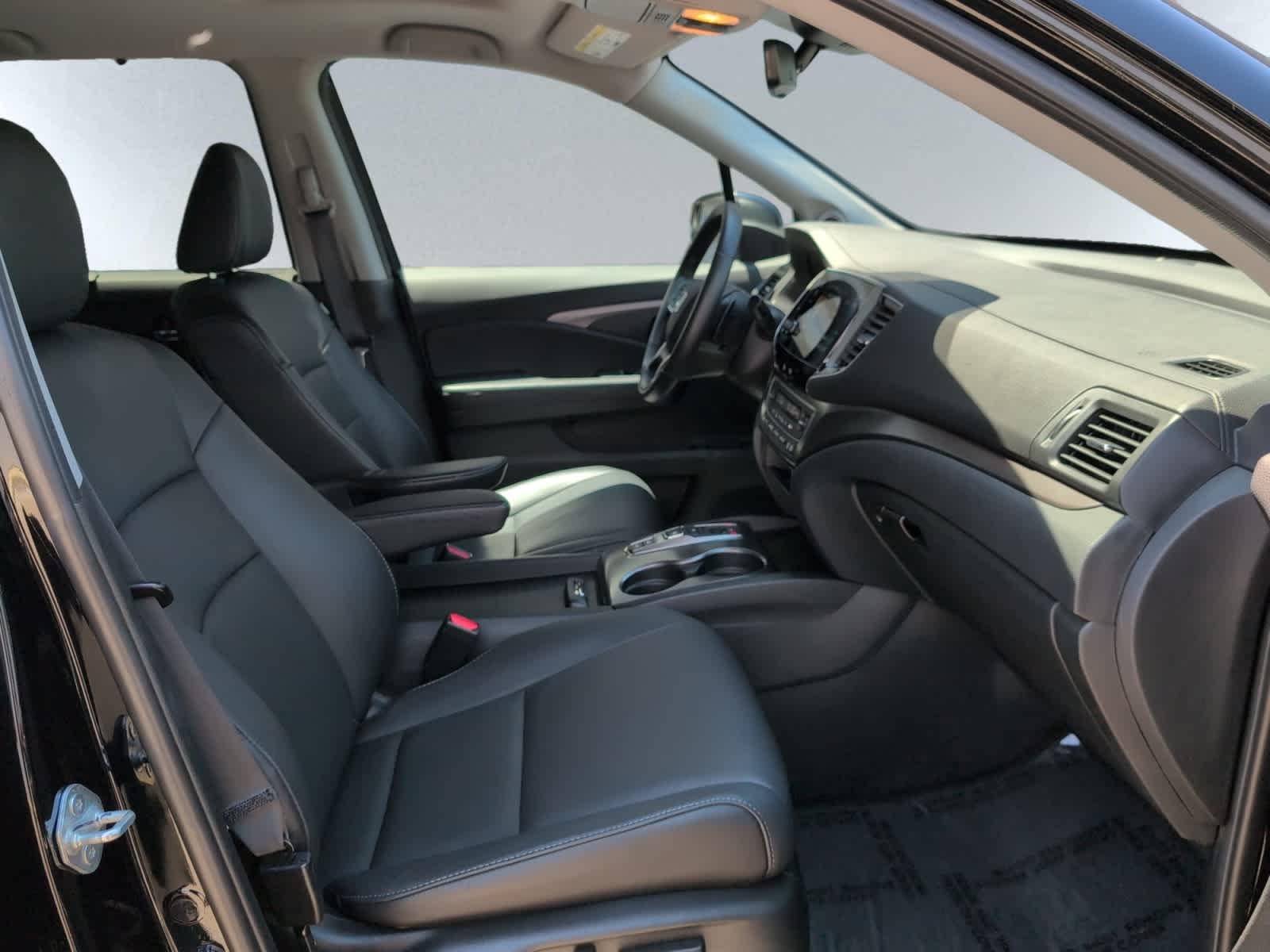 used 2022 Honda Pilot car, priced at $34,998
