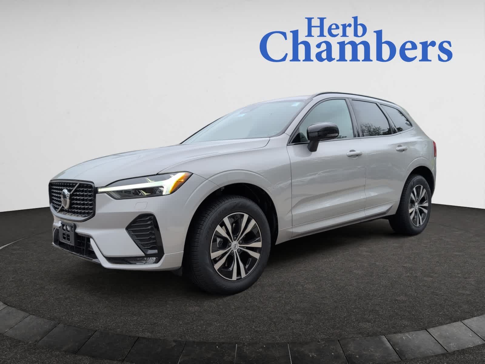 new 2025 Volvo XC60 car, priced at $50,300