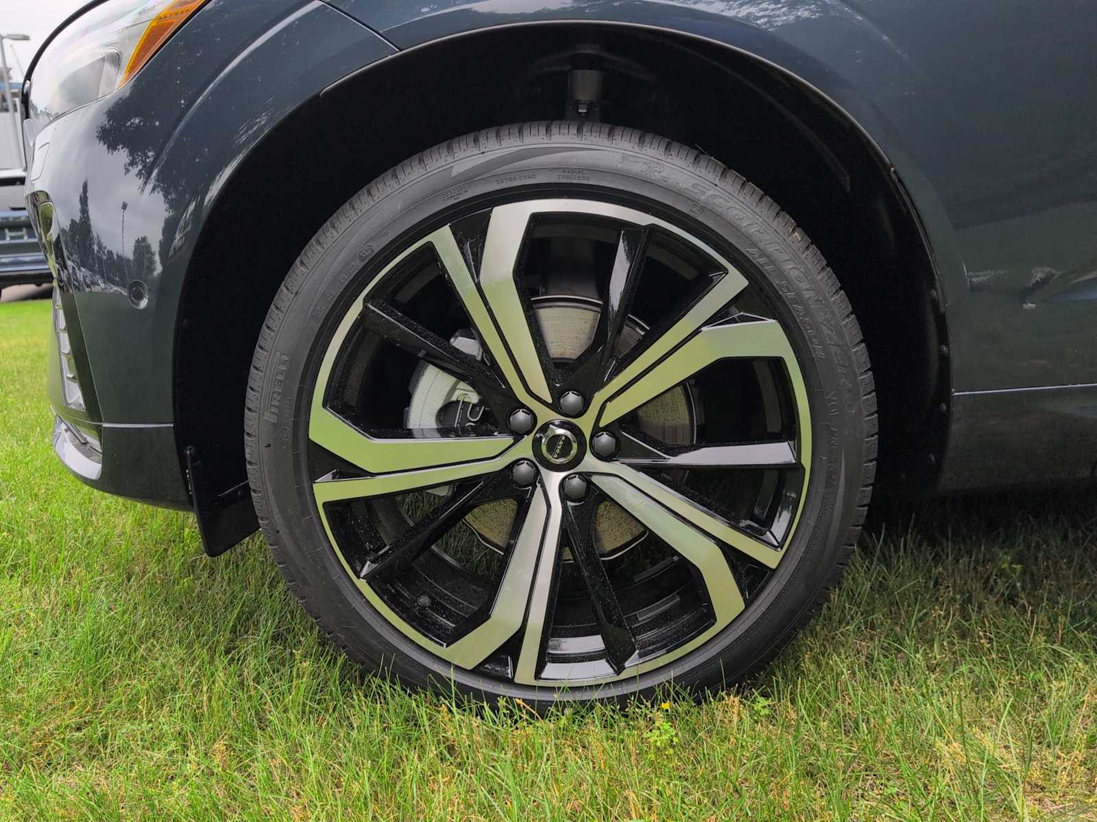 new 2025 Volvo XC60 car, priced at $61,005