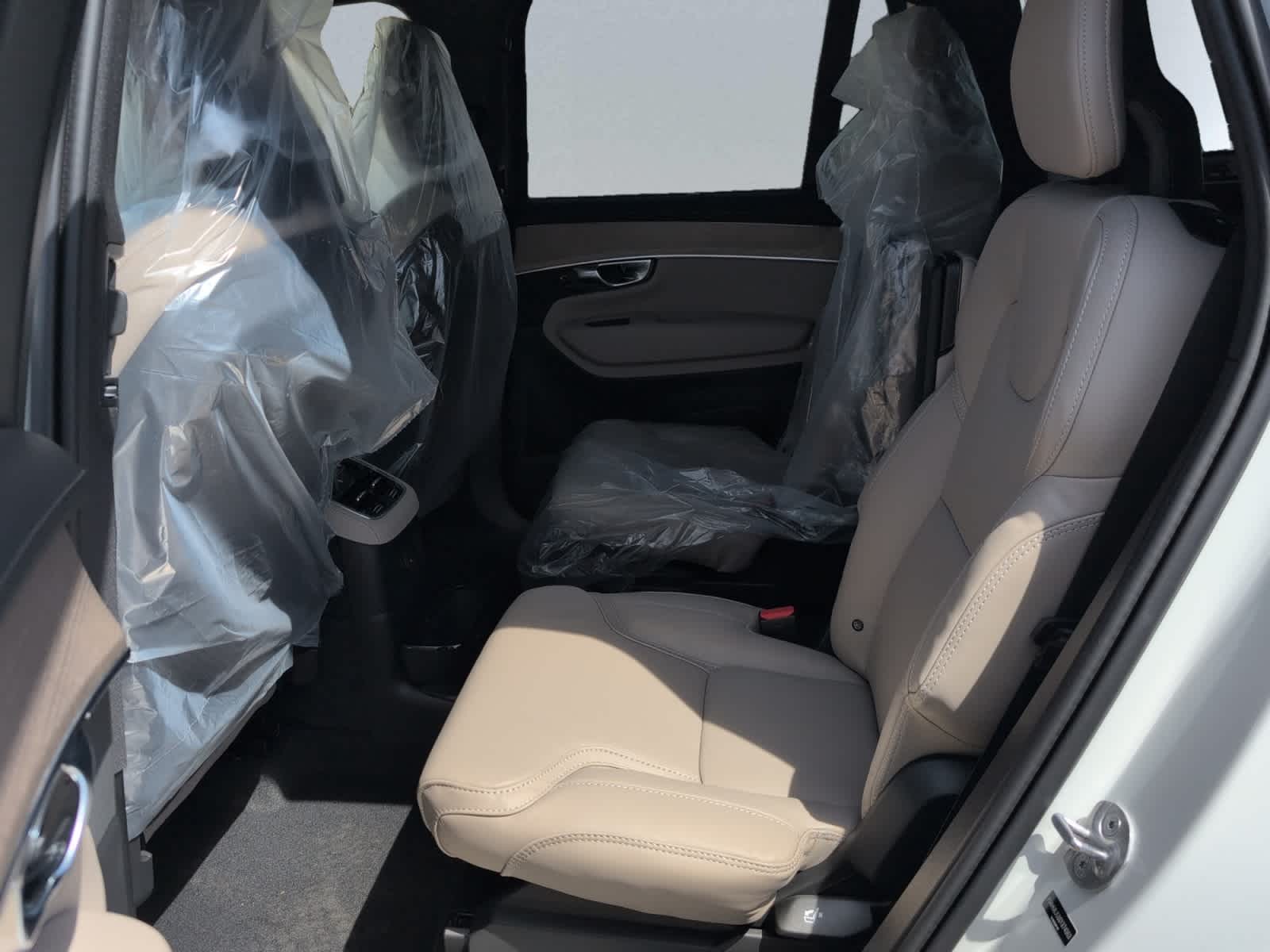 new 2025 Volvo XC90 plug-in hybrid car, priced at $82,735