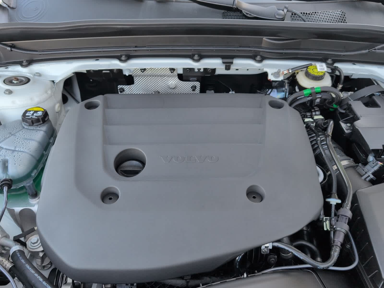 new 2025 Volvo XC40 car, priced at $47,215