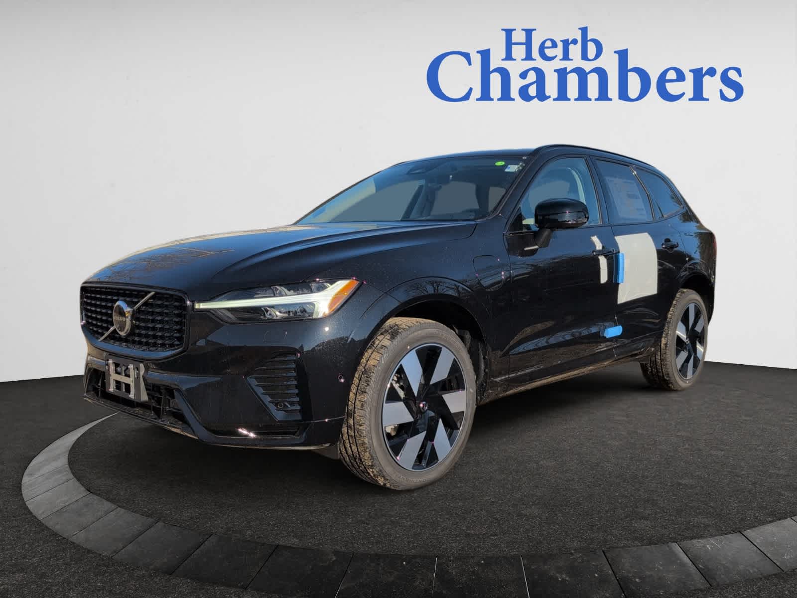 new 2025 Volvo XC60 plug-in hybrid car, priced at $66,260