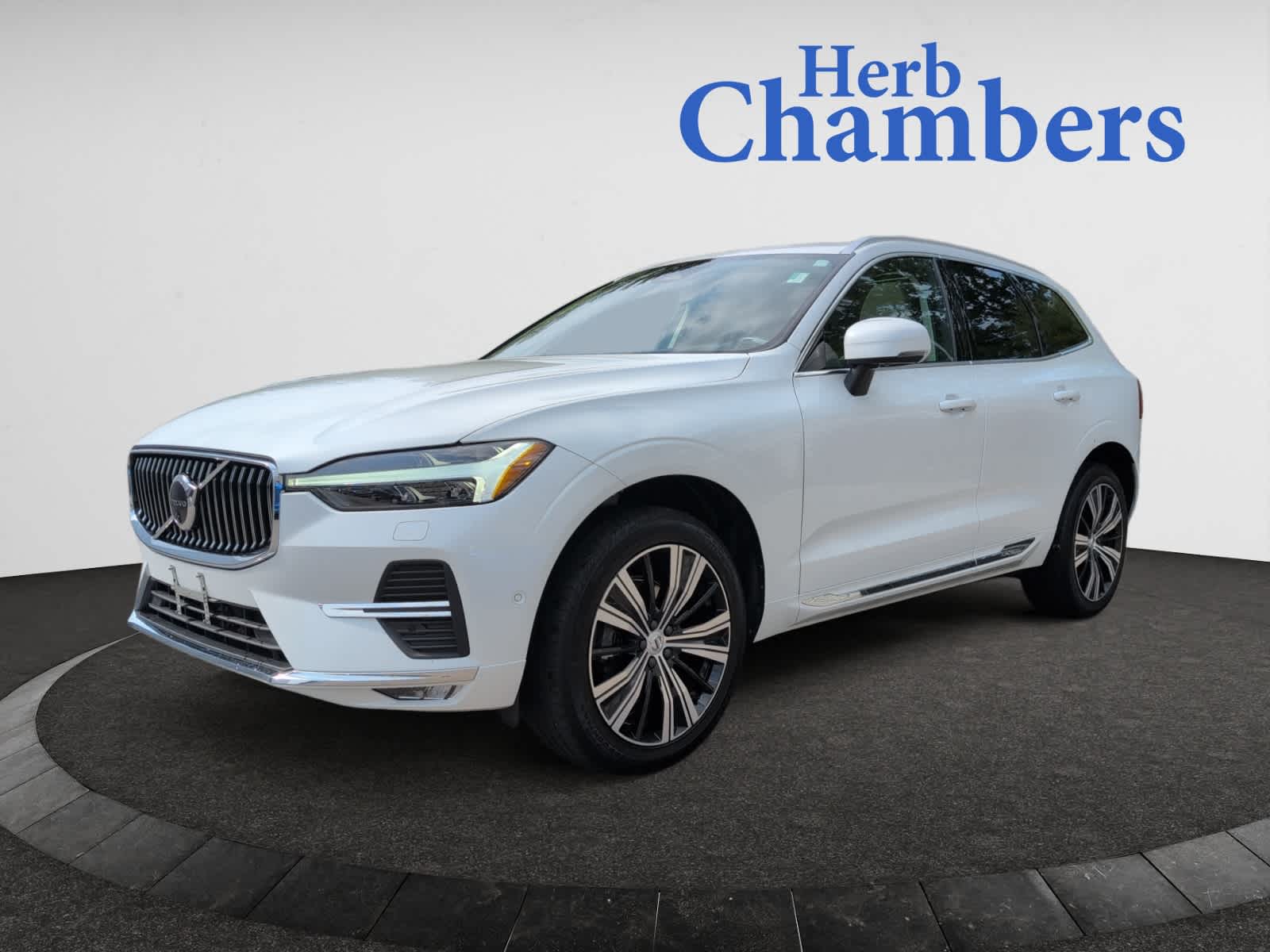 used 2022 Volvo XC60 car, priced at $41,998