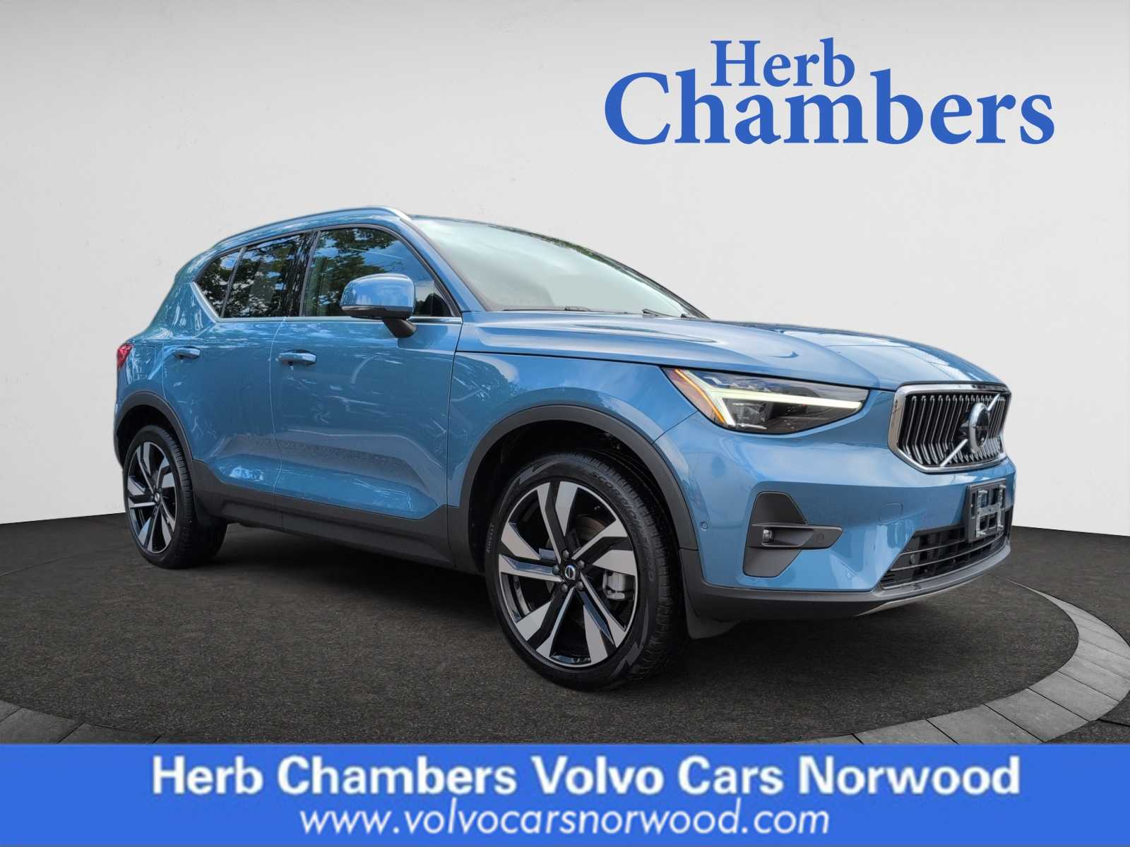 used 2024 Volvo XC40 B5 A ULT car, priced at $44,998