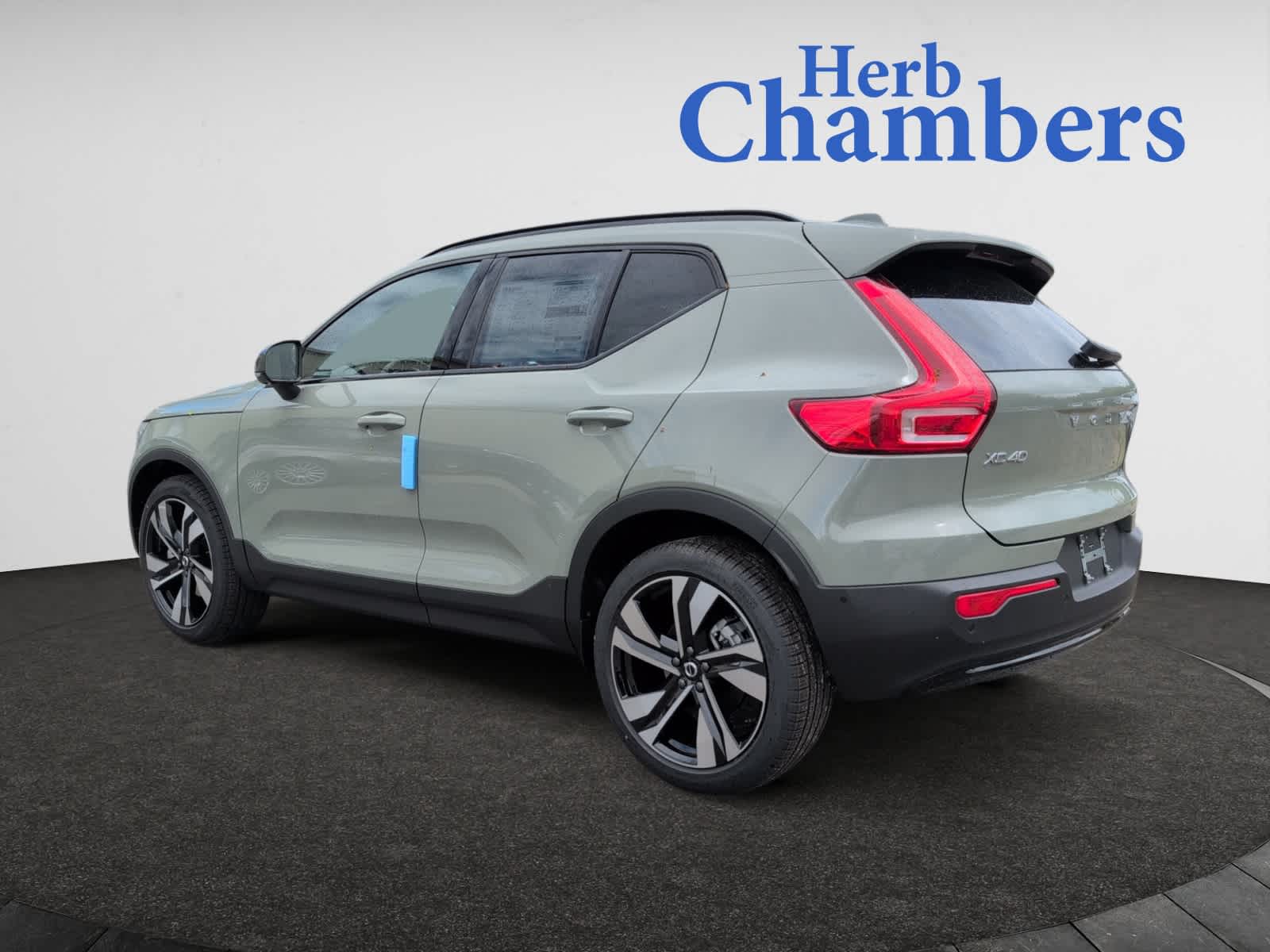 new 2025 Volvo XC40 car, priced at $49,810