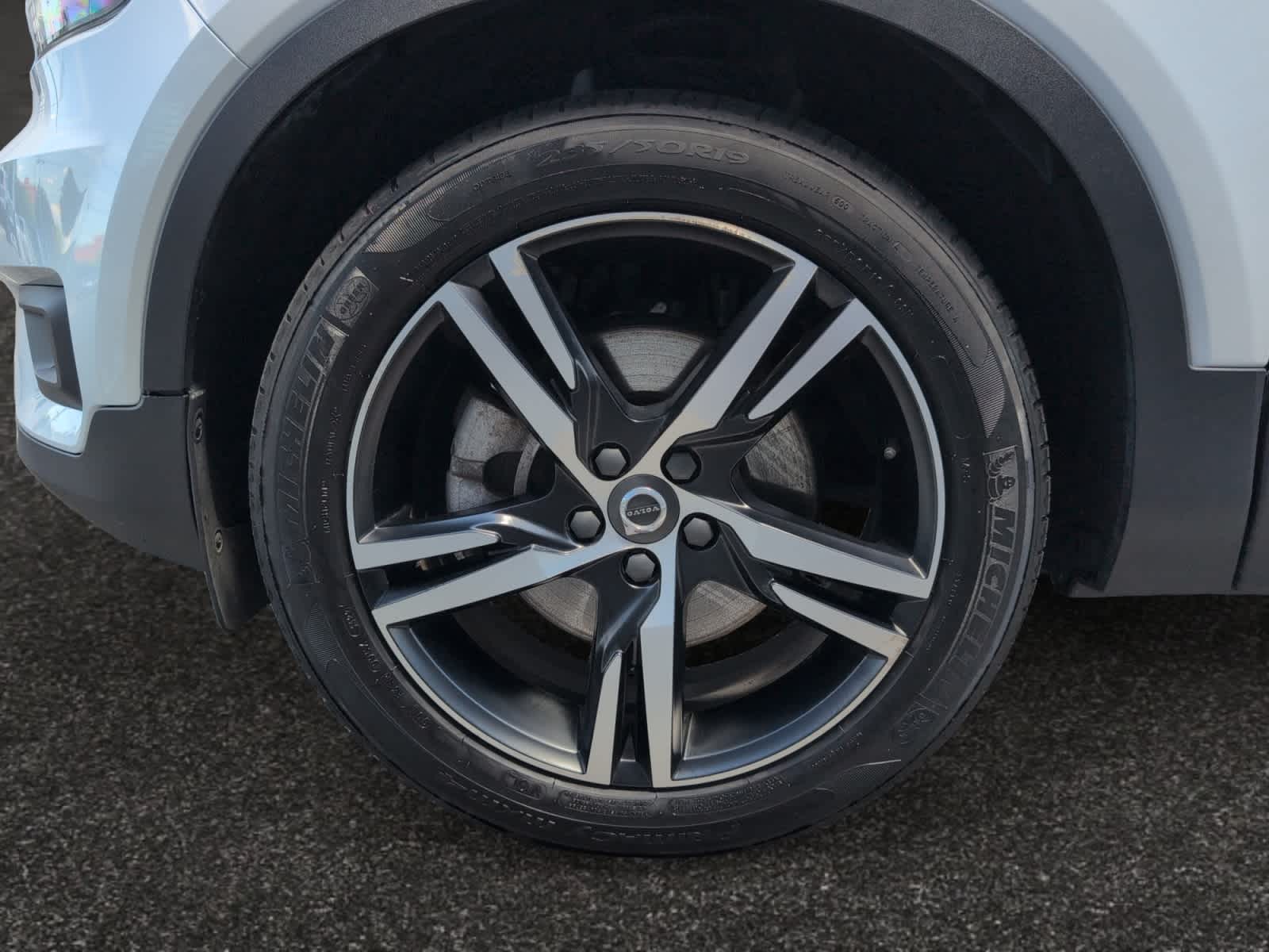used 2021 Volvo XC40 car, priced at $24,998
