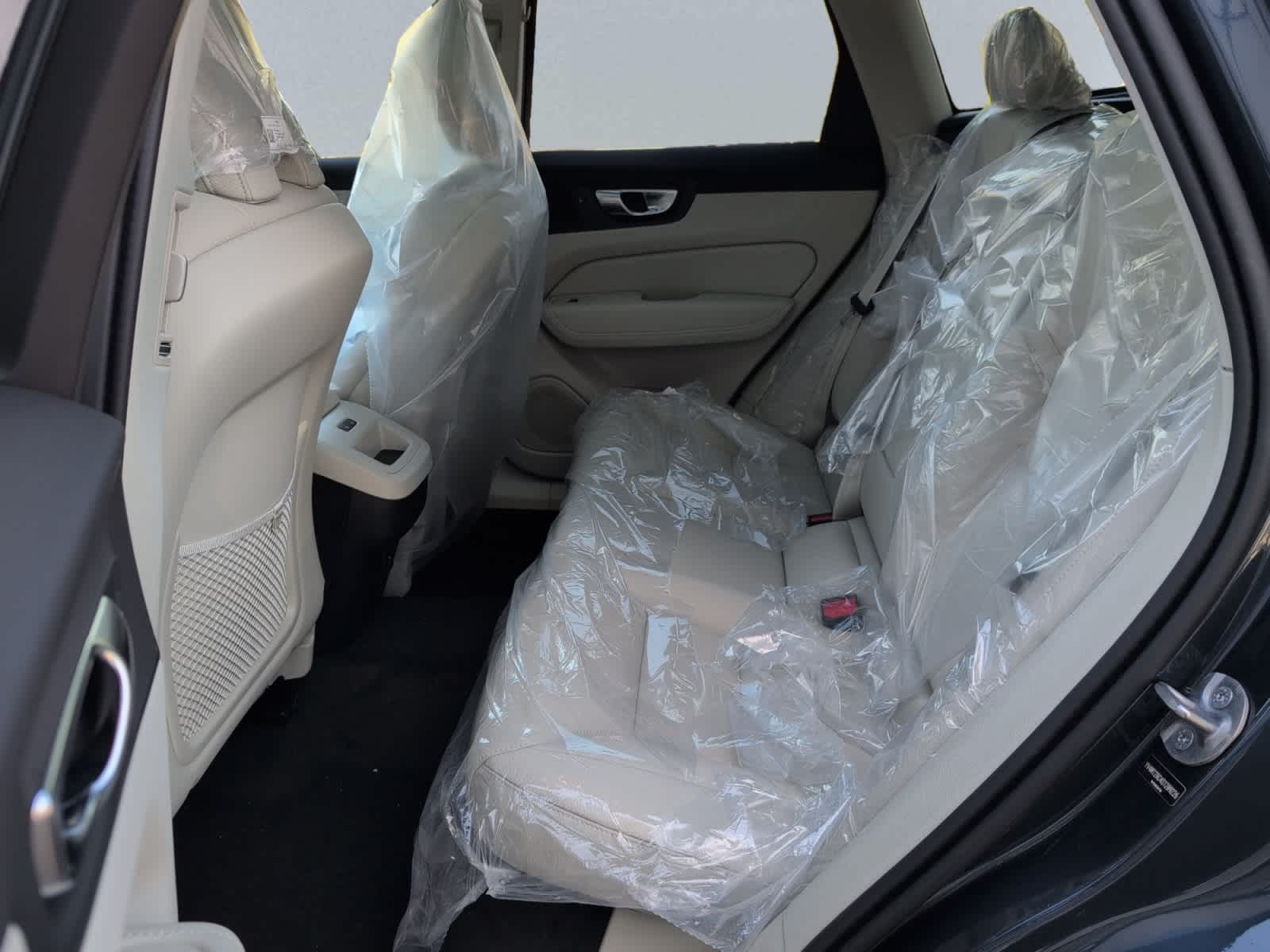 new 2025 Volvo XC60 car, priced at $55,360