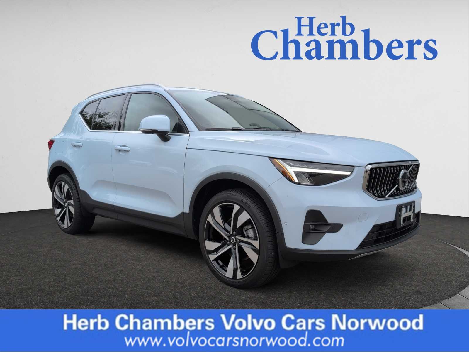 used 2024 Volvo XC40 car, priced at $41,998