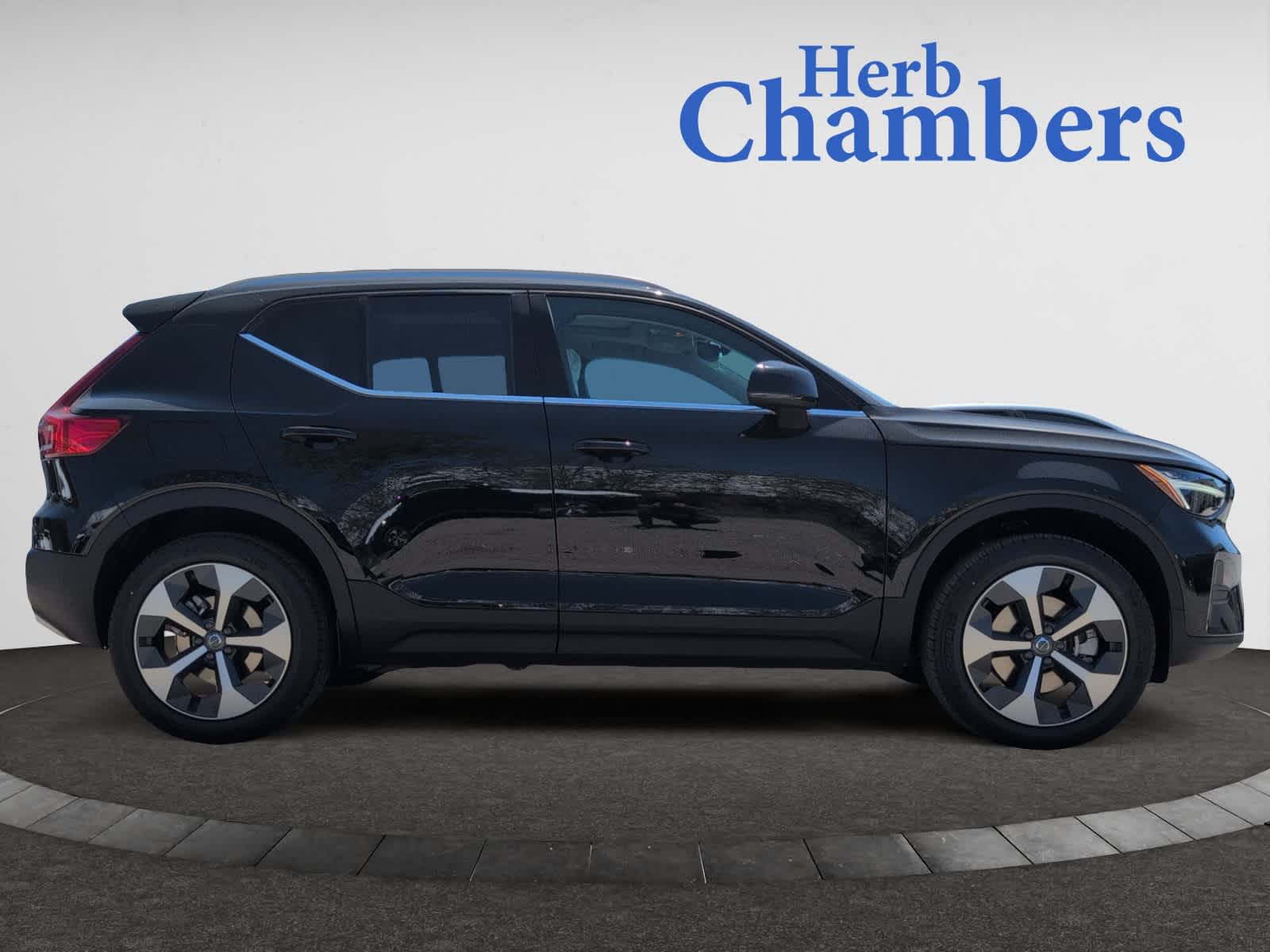 new 2025 Volvo XC40 car, priced at $46,035