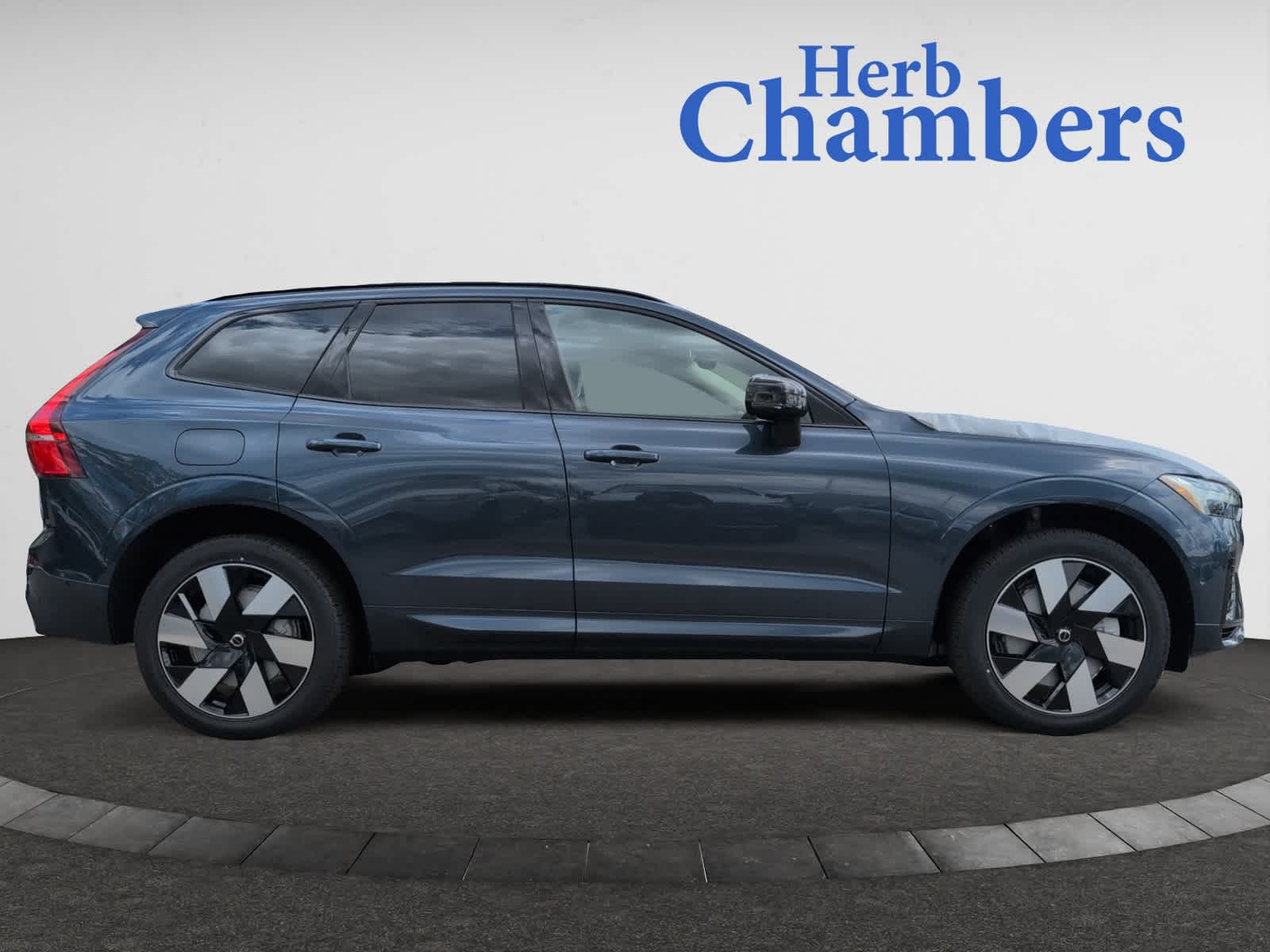 new 2025 Volvo XC60 plug-in hybrid car, priced at $66,260