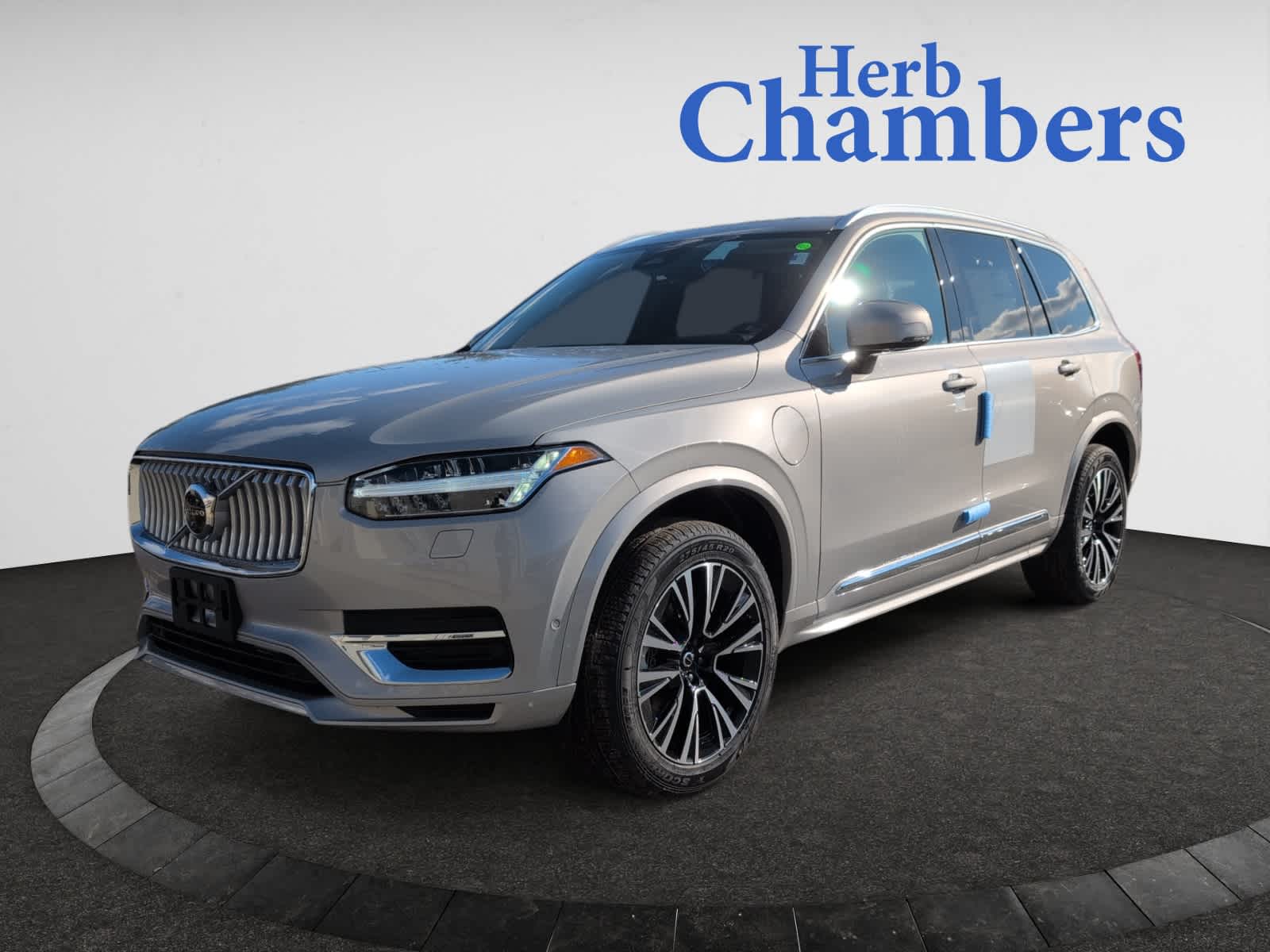 new 2025 Volvo XC90 plug-in hybrid car, priced at $76,875