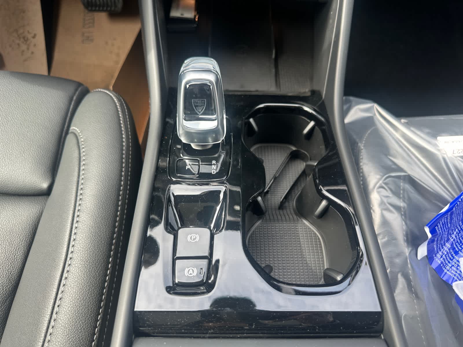 new 2025 Volvo XC40 car, priced at $51,565