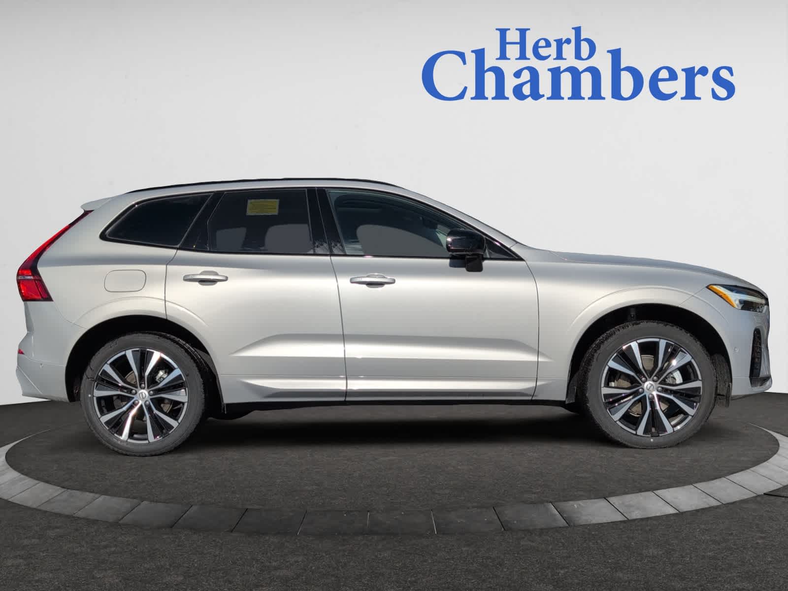 new 2025 Volvo XC60 car, priced at $57,135