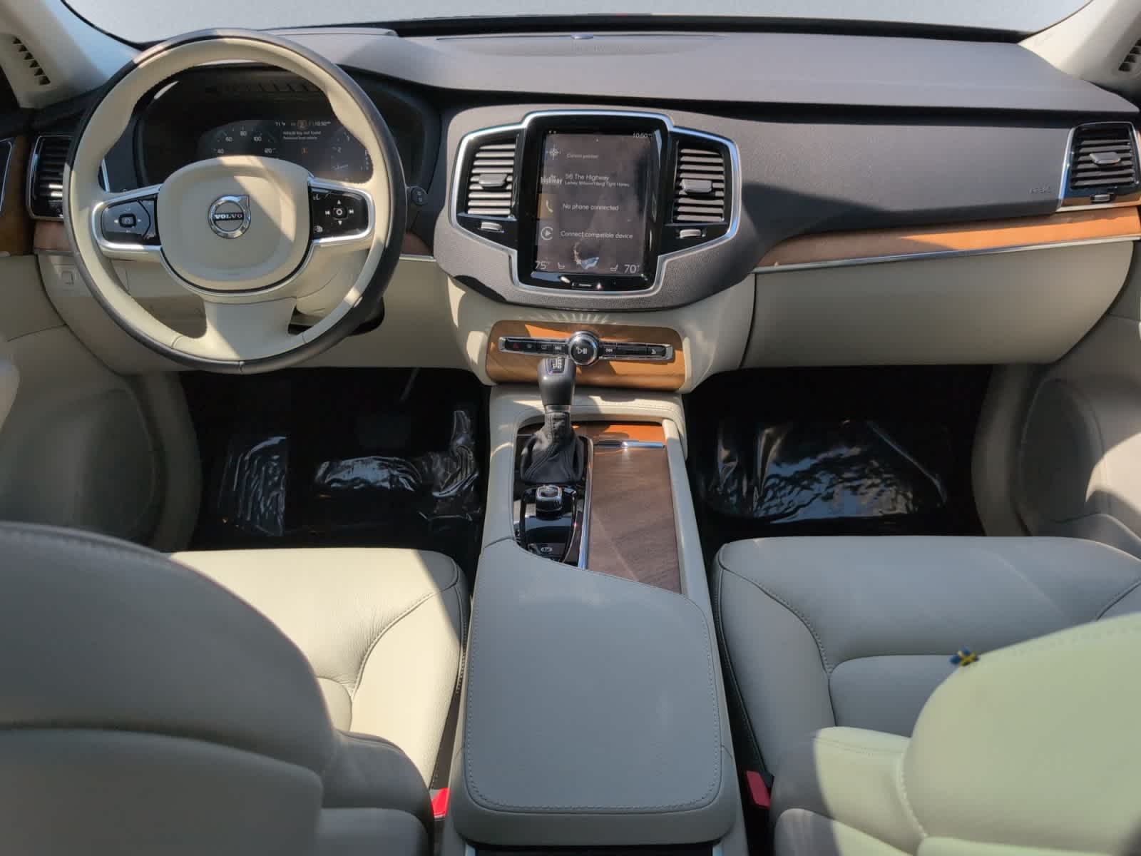 used 2022 Volvo XC90 car, priced at $42,998