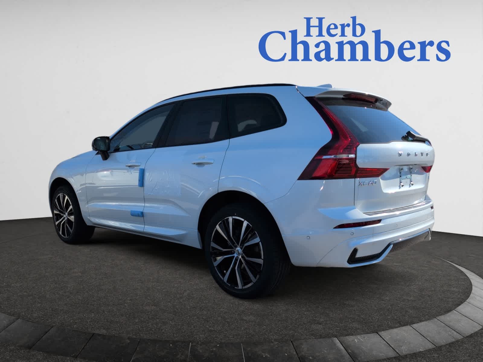 new 2025 Volvo XC60 car, priced at $55,335