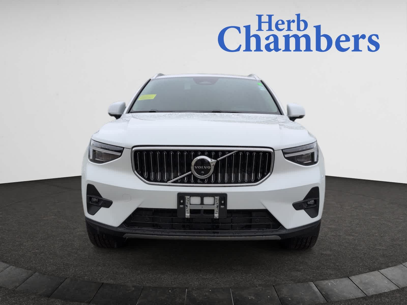new 2025 Volvo XC40 car, priced at $48,335