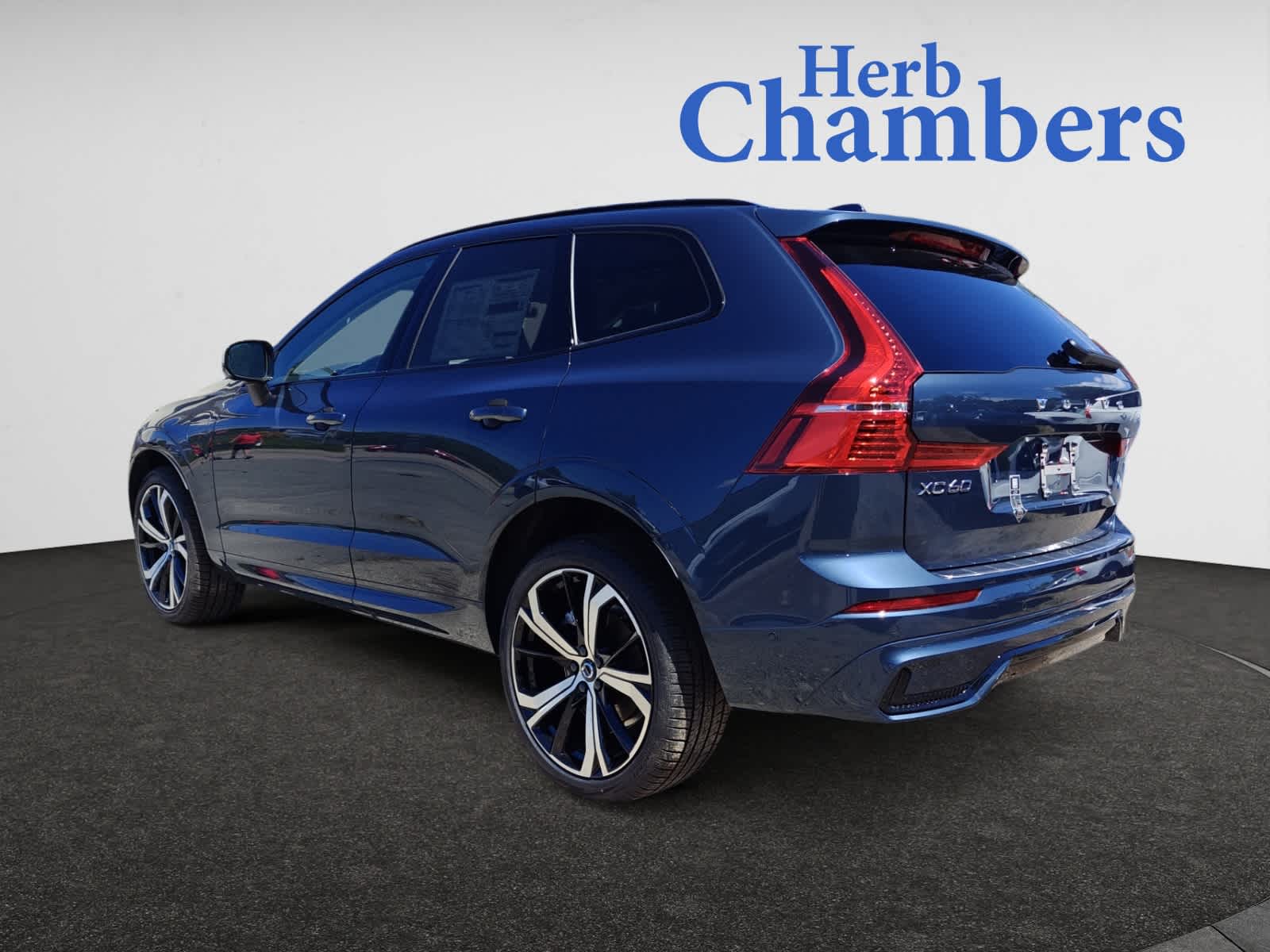 new 2024 Volvo XC60 Recharge Plug-In Hybrid car, priced at $77,075