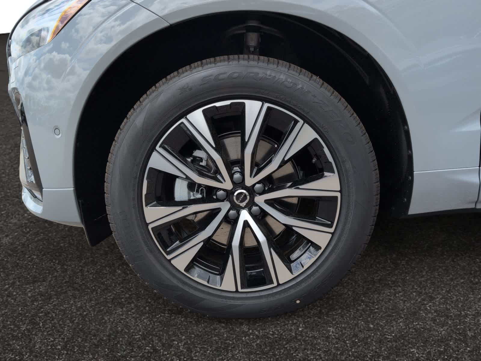new 2025 Volvo XC60 car, priced at $54,555