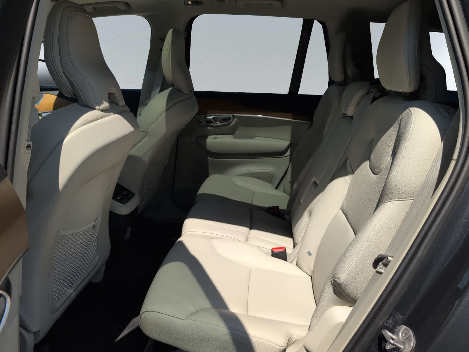 used 2022 Volvo XC90 car, priced at $42,998