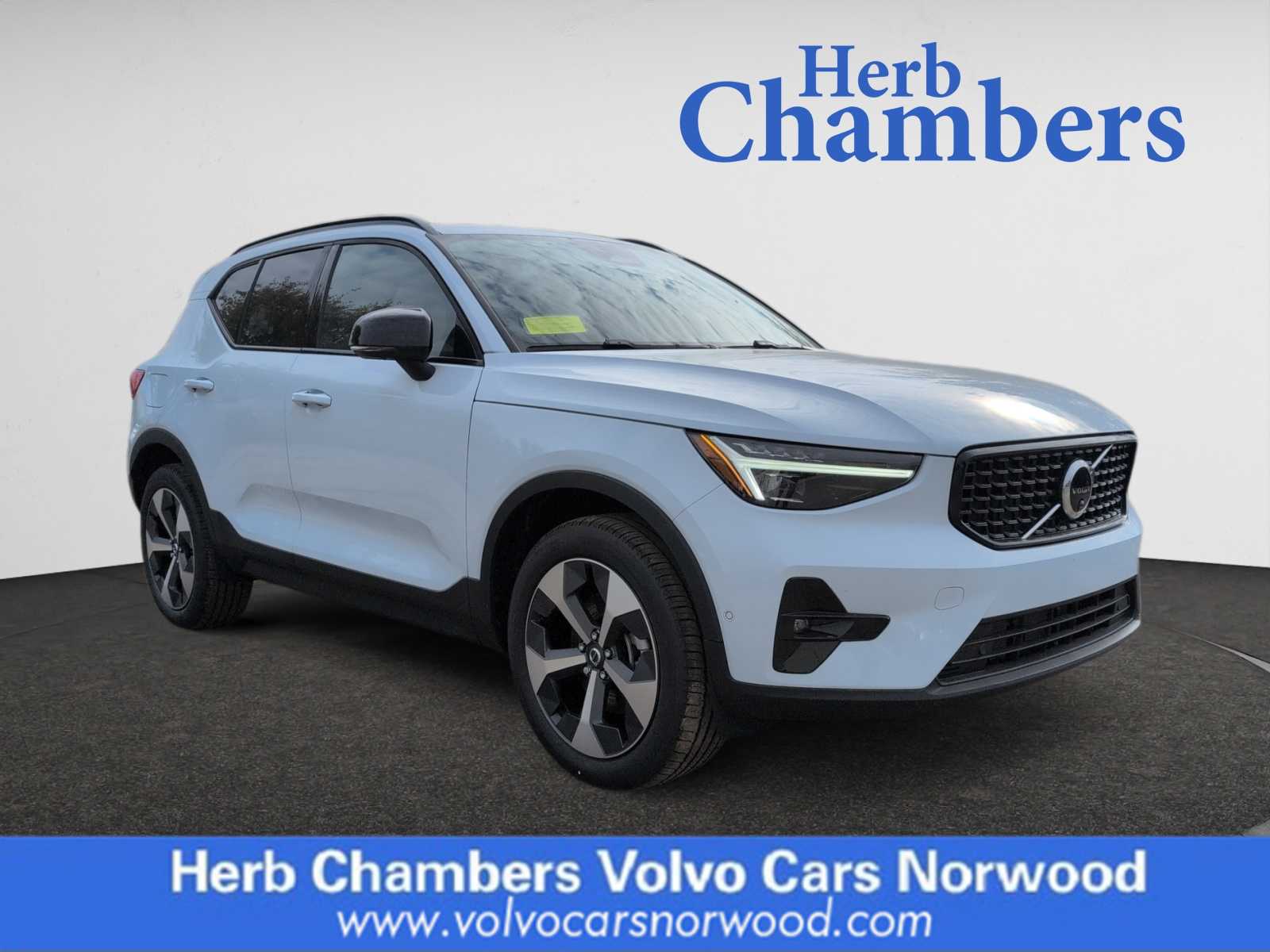 new 2025 Volvo XC40 car, priced at $48,315