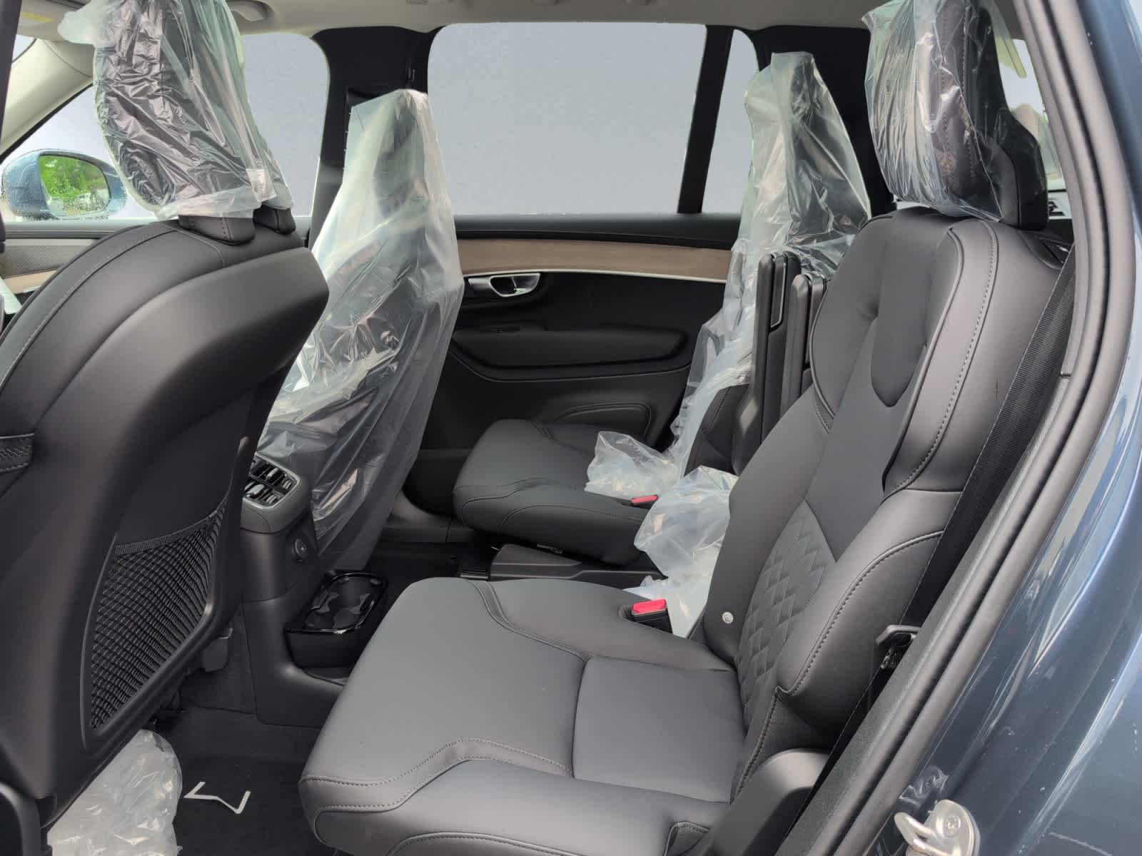 new 2025 Volvo XC90 plug-in hybrid car, priced at $79,635