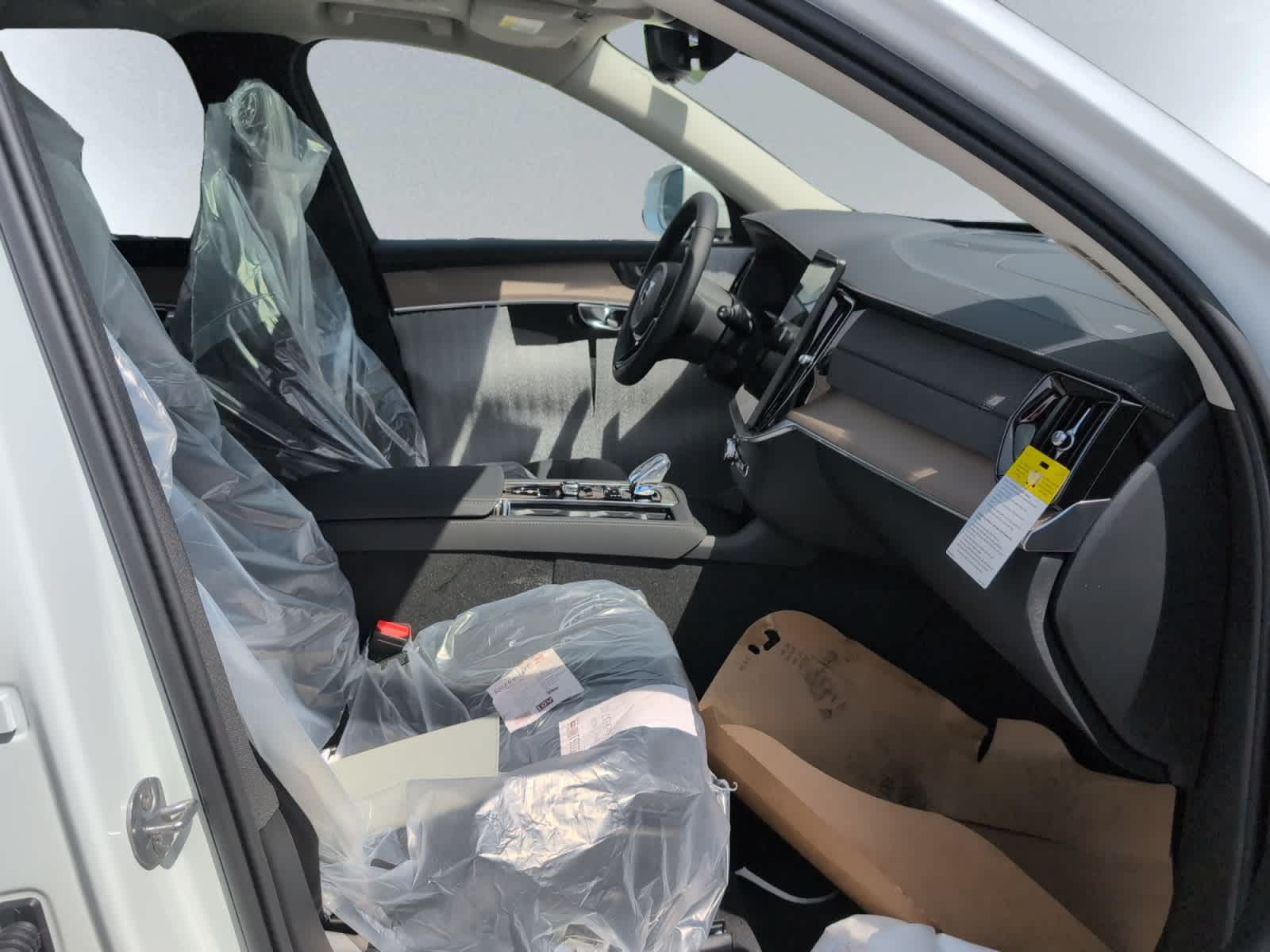 new 2025 Volvo XC90 car, priced at $69,155