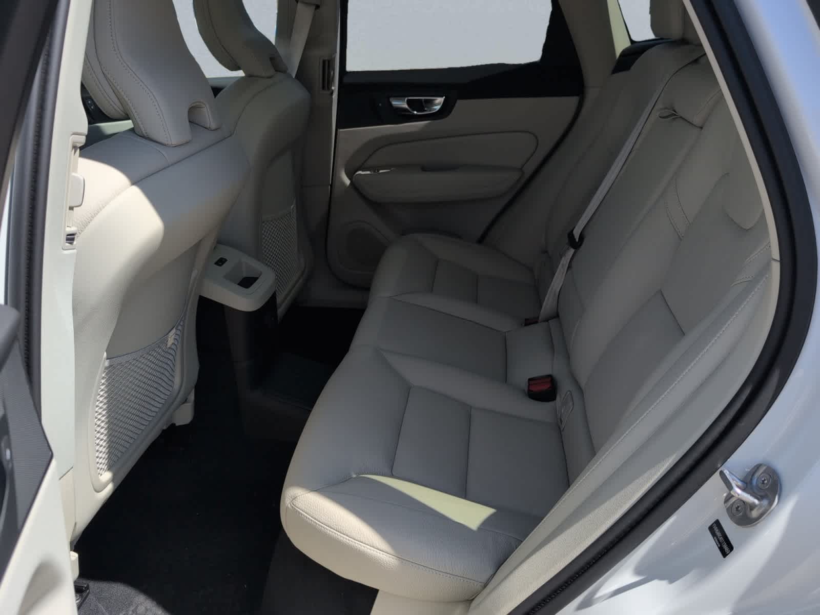 new 2025 Volvo XC60 plug-in hybrid car, priced at $66,260