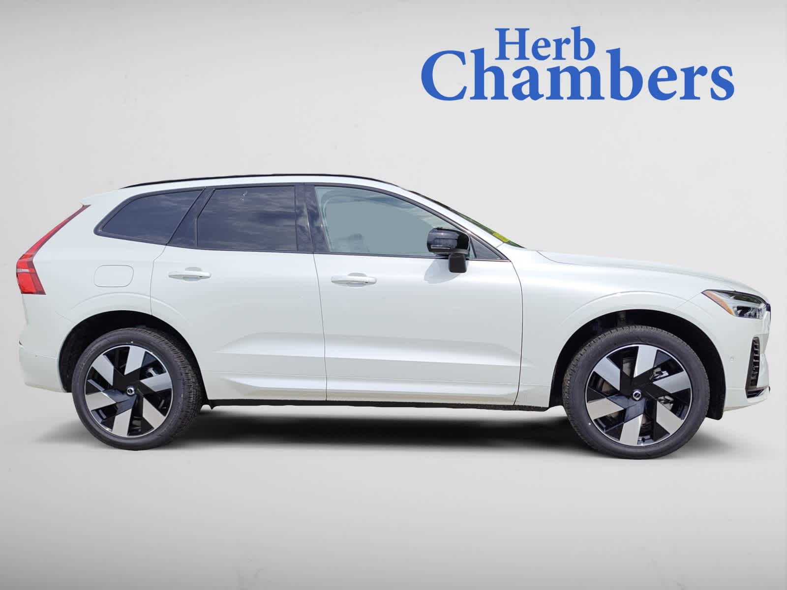 new 2024 Volvo XC60 plug-in hybrid car, priced at $67,425