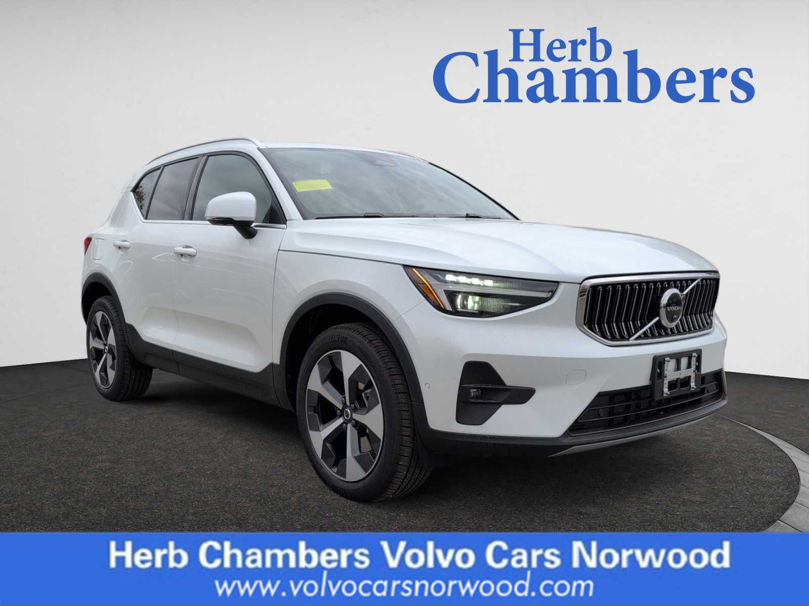 new 2025 Volvo XC40 car, priced at $48,315