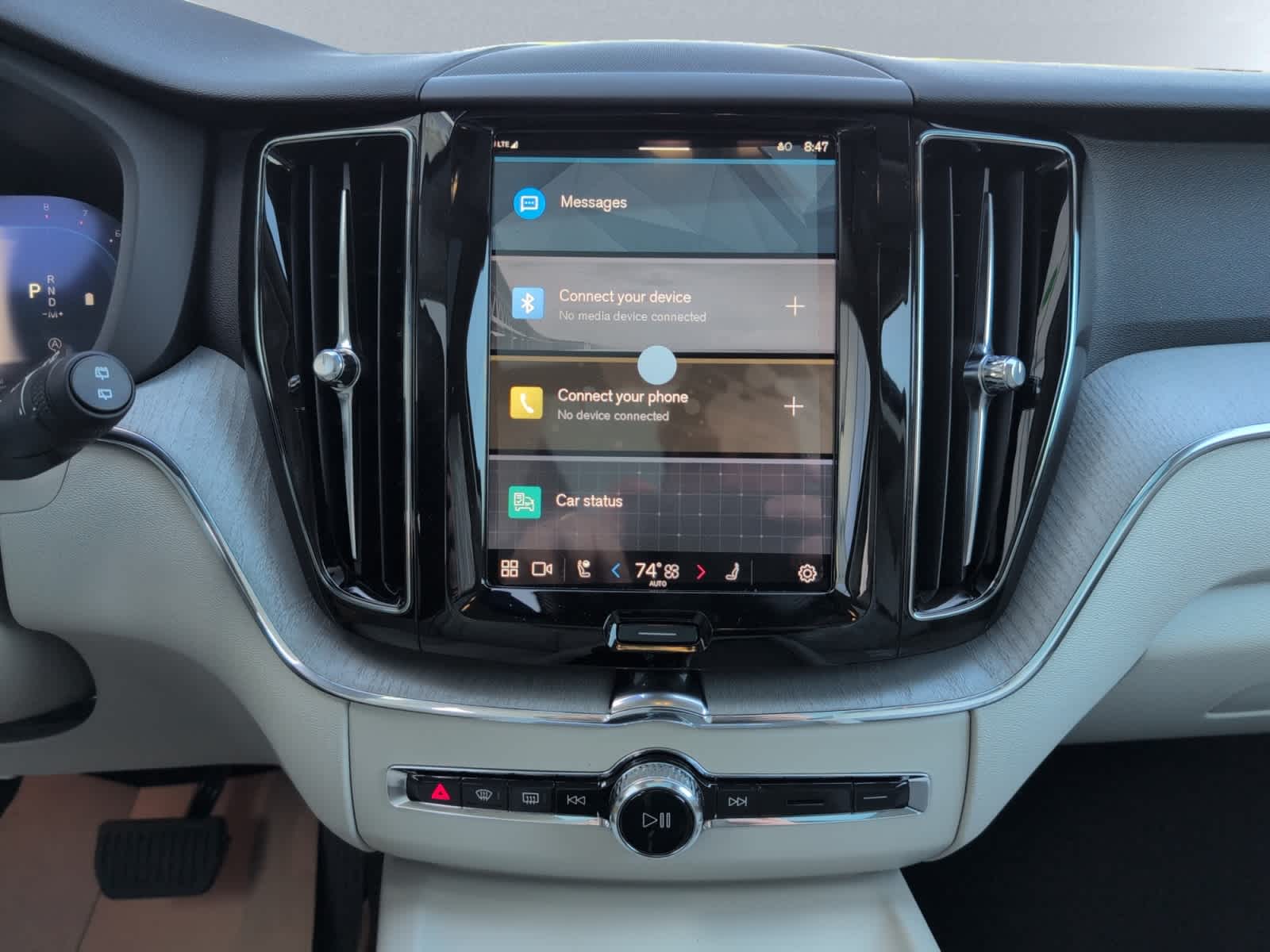 new 2025 Volvo XC60 car, priced at $55,360