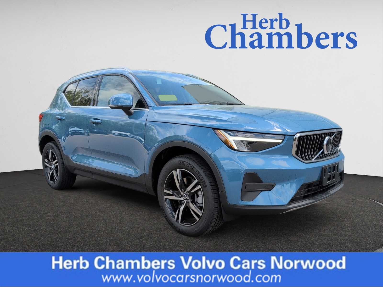 new 2025 Volvo XC40 car, priced at $43,595