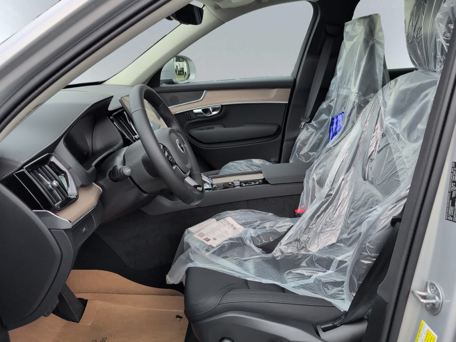 new 2025 Volvo XC90 car, priced at $65,895