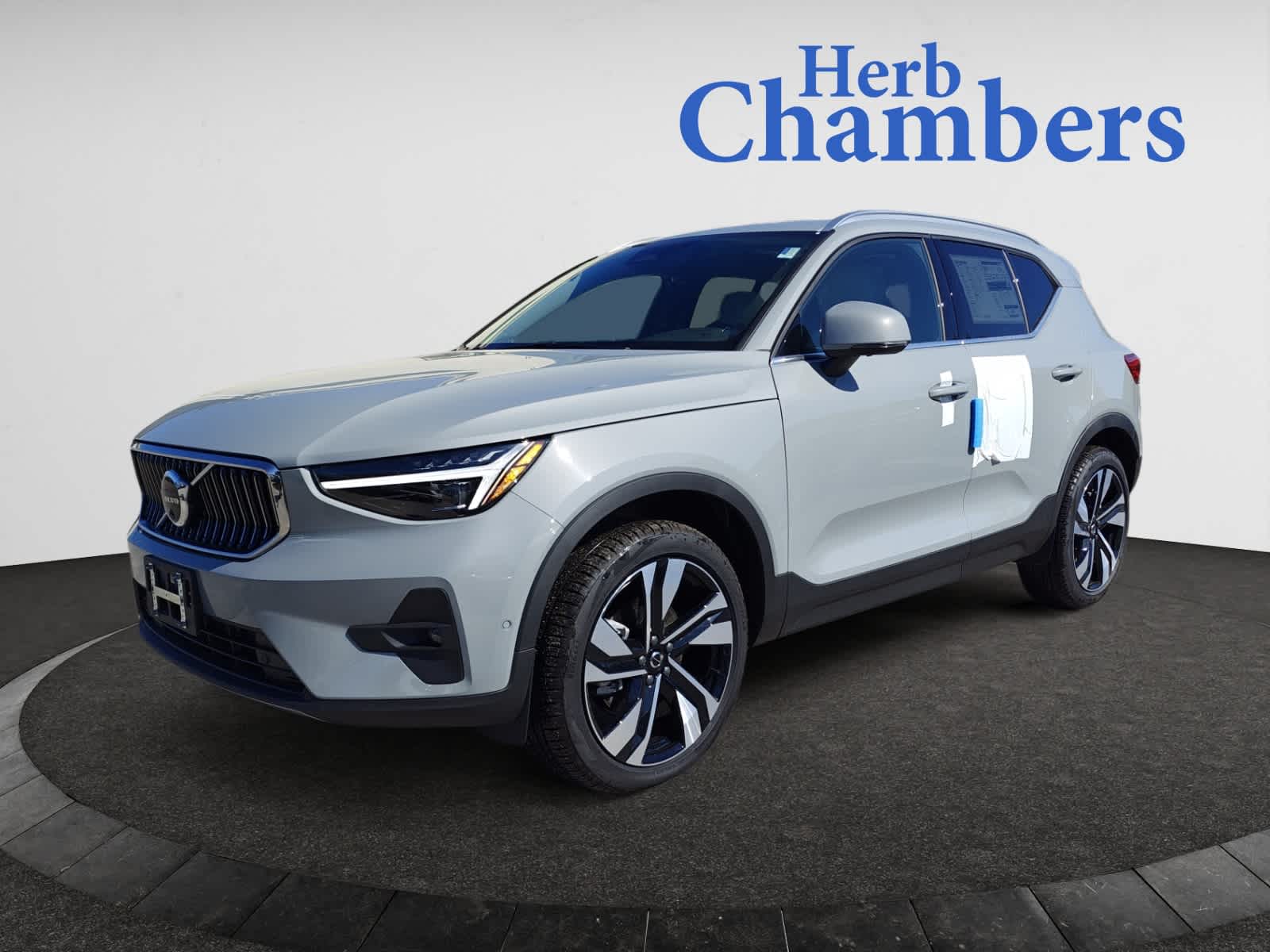 new 2024 Volvo XC40 car, priced at $52,410