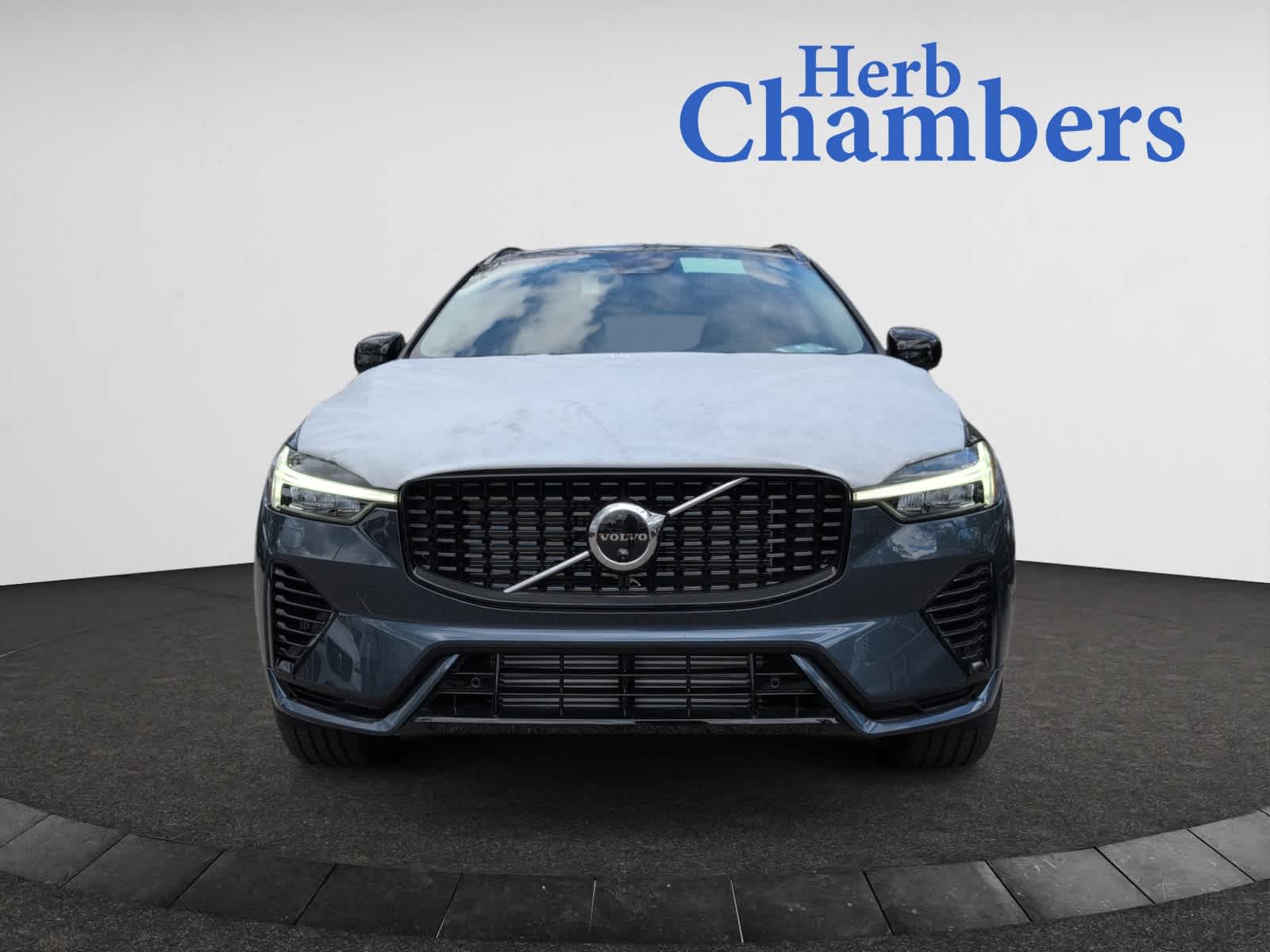 new 2025 Volvo XC60 plug-in hybrid car, priced at $66,260