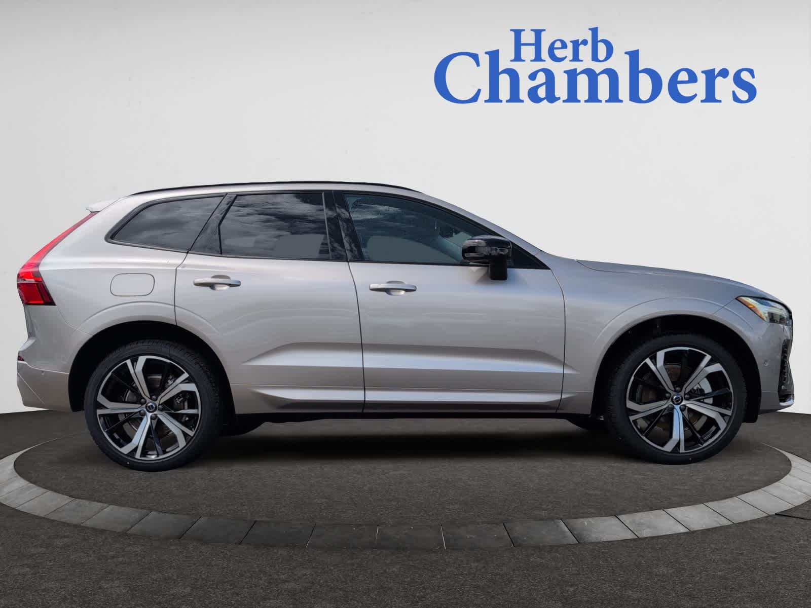 new 2025 Volvo XC60 plug-in hybrid car, priced at $71,510