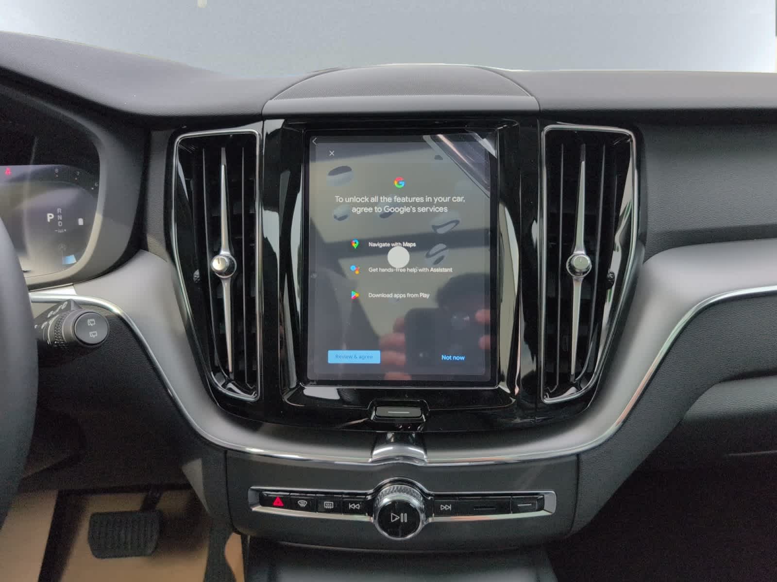 new 2025 Volvo XC60 car, priced at $51,075