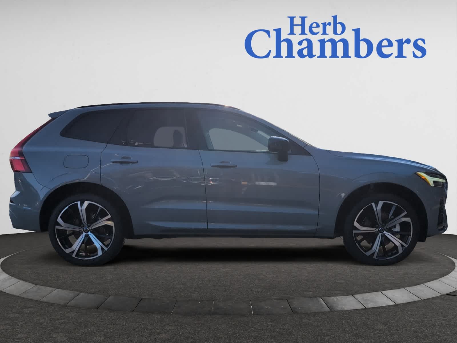 new 2025 Volvo XC60 car, priced at $60,635