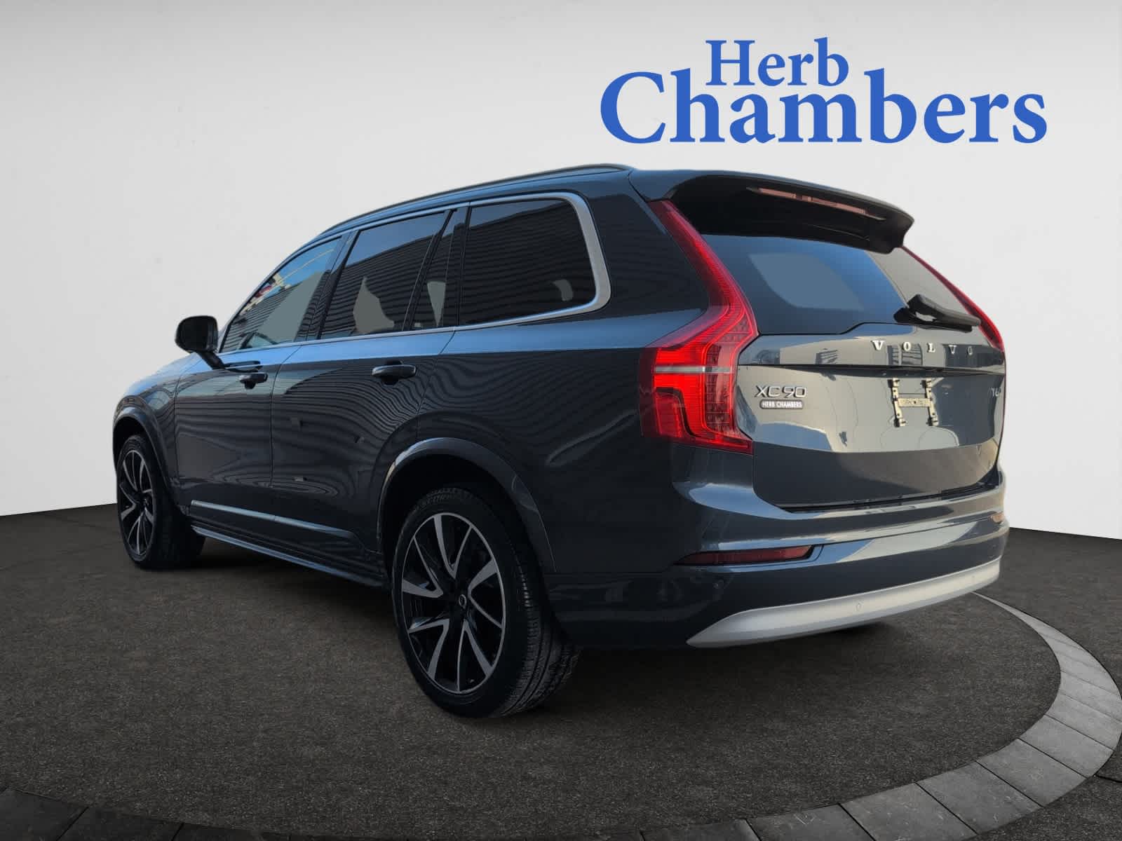 used 2022 Volvo XC90 car, priced at $38,998